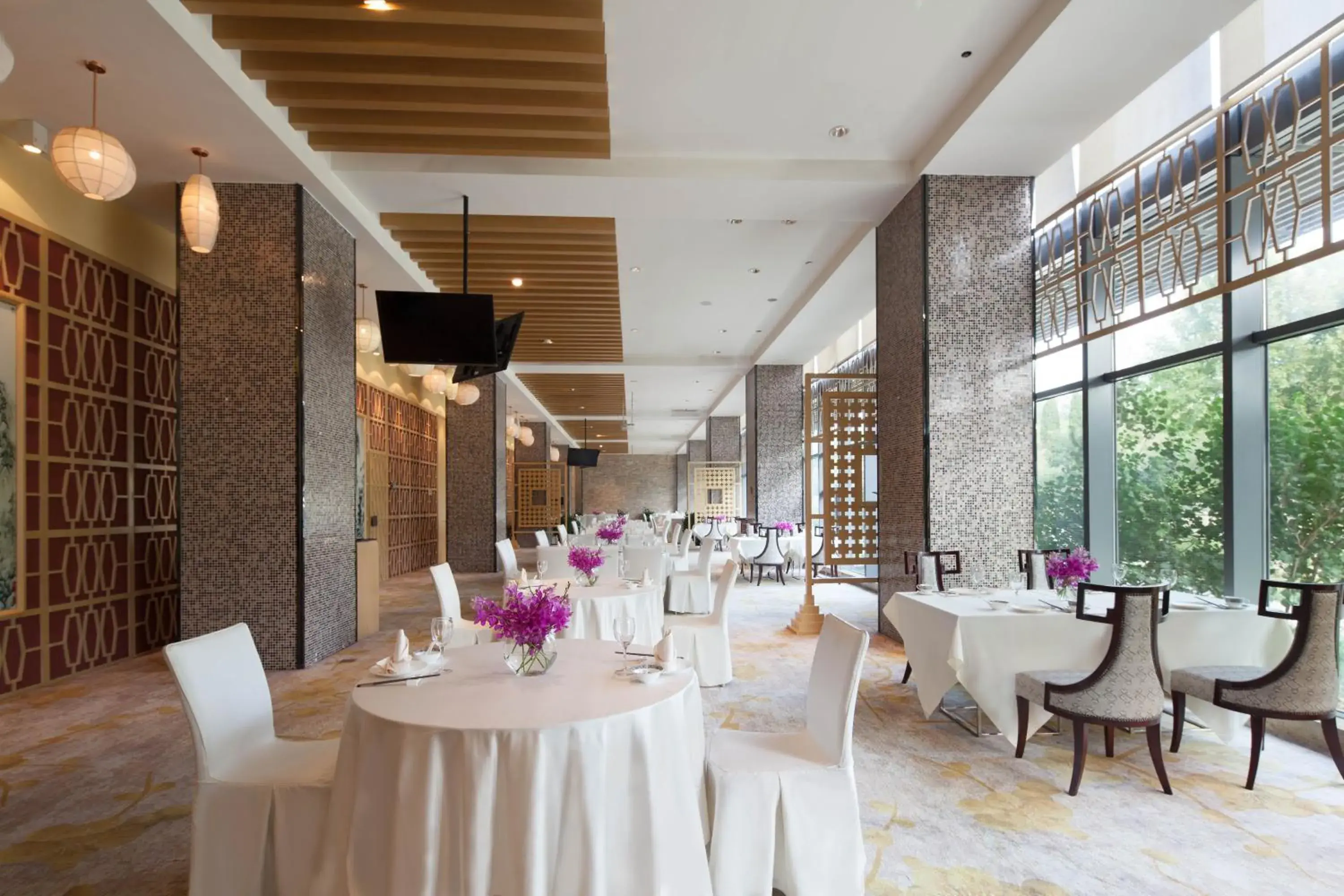 Restaurant/Places to Eat in Holiday Inn Beijing Shijingshan Parkview, an IHG Hotel