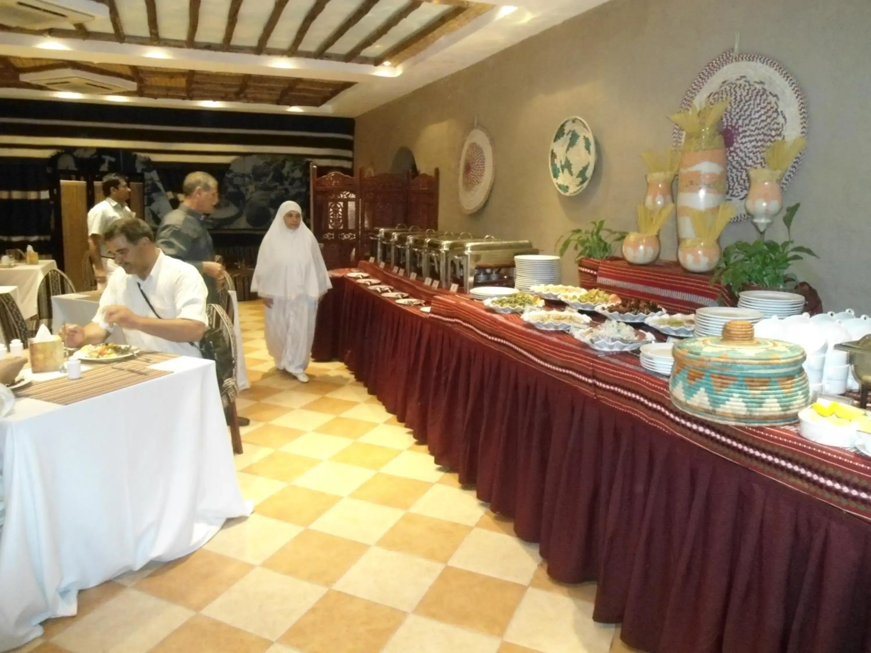 Dining area in Al Liwan Suites