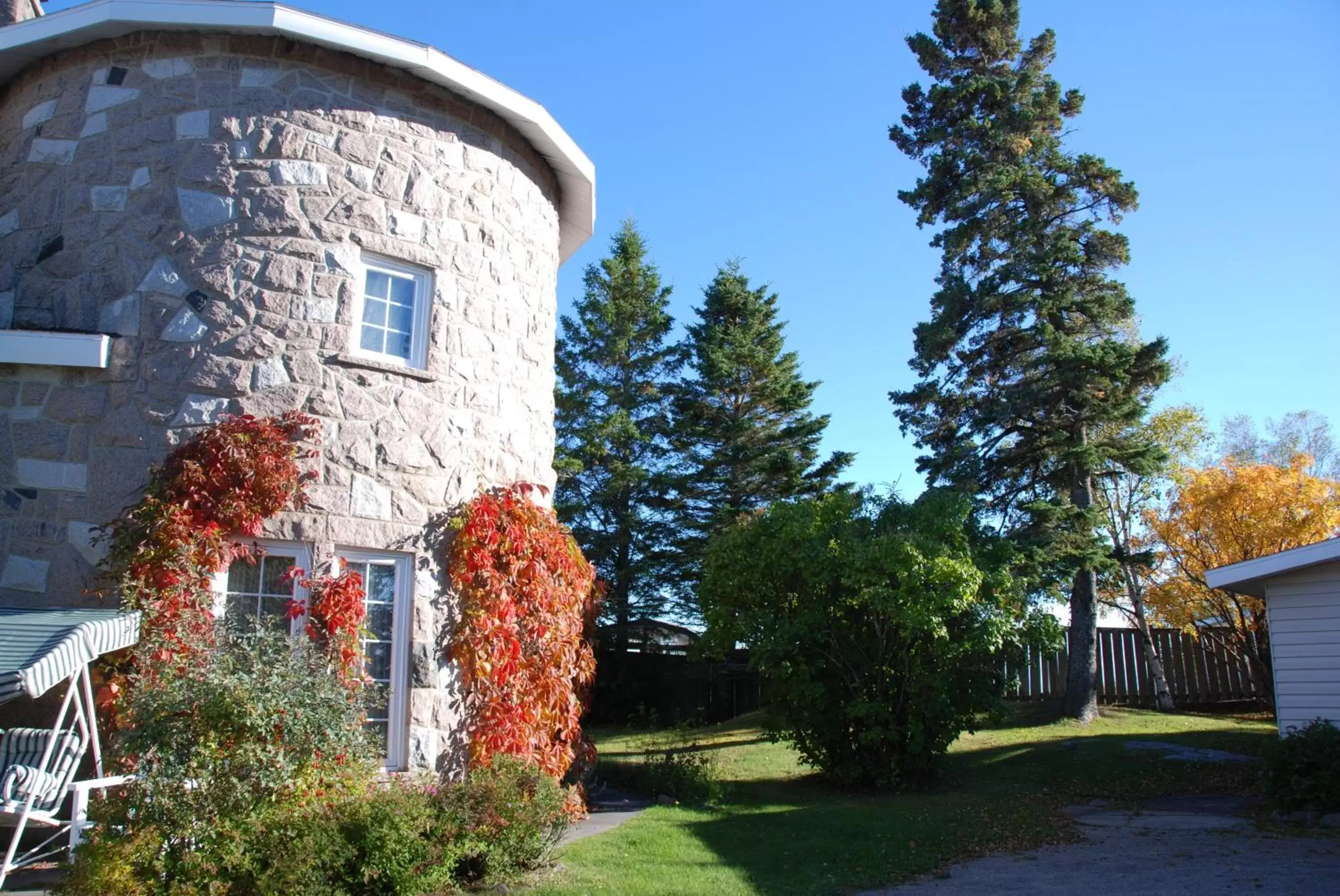 Facade/entrance, Property Building in Auberge la Rosepierre bistro Henri