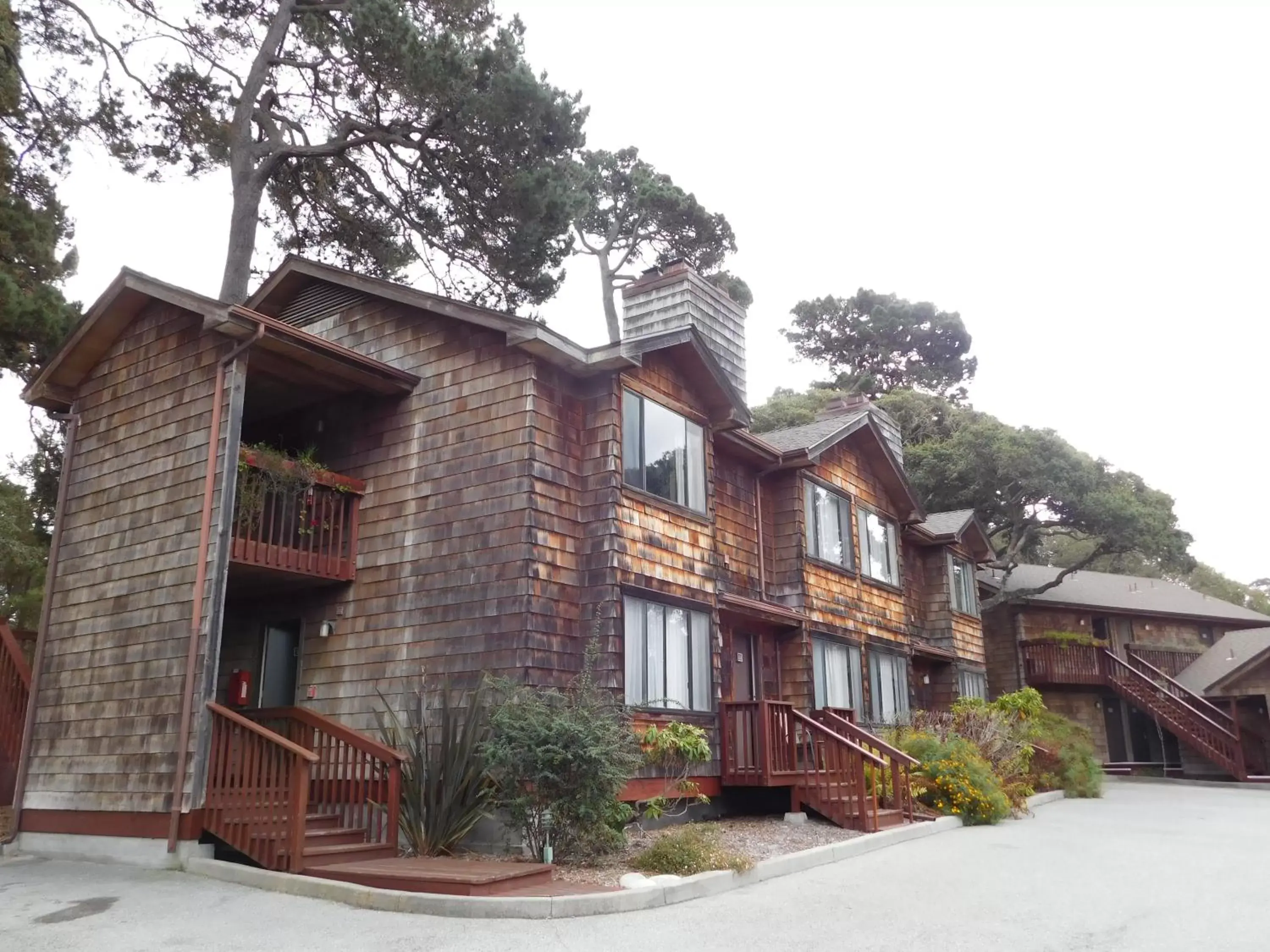 Property building, Winter in Pacific Gardens Inn