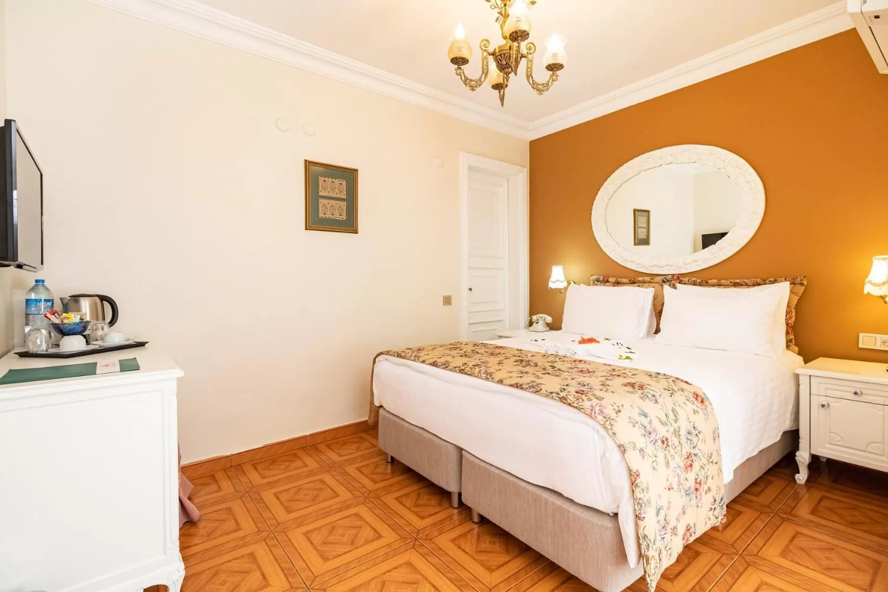 Decorative detail, Bed in Alzer Hotel Special Class