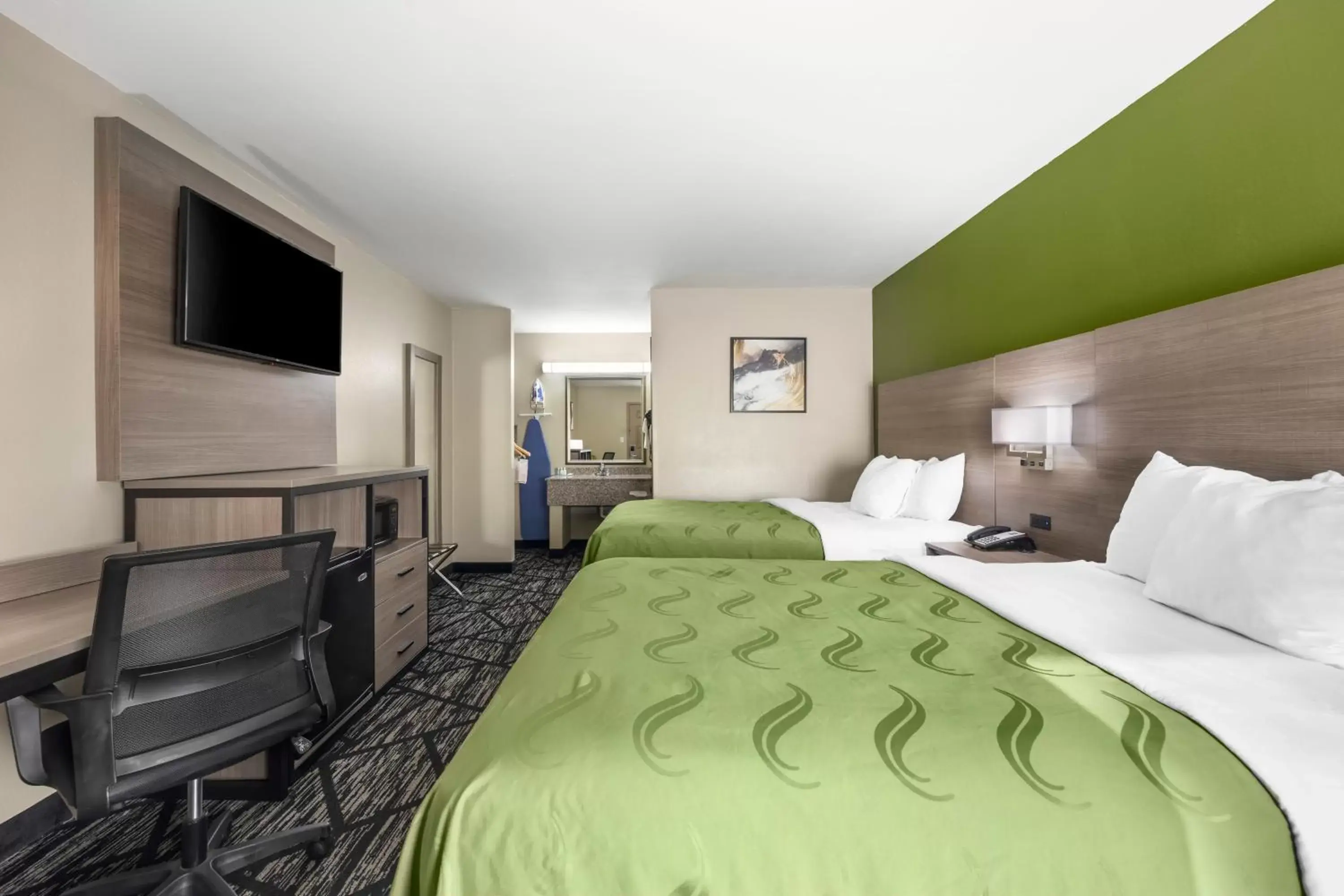 Double Room with Two Double Beds - Smoking in Quality Inn Double Room with Two Double Beds - Smoking in Quality Inn