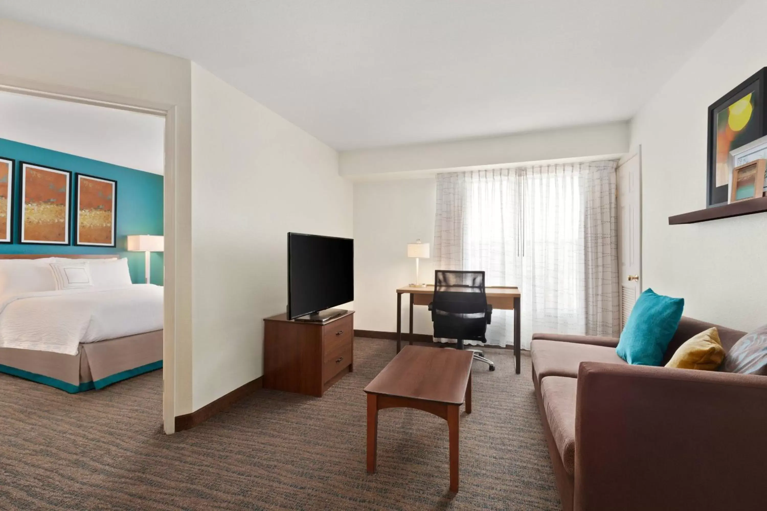 Bedroom, TV/Entertainment Center in Residence Inn By Marriott Las Vegas Stadium Area