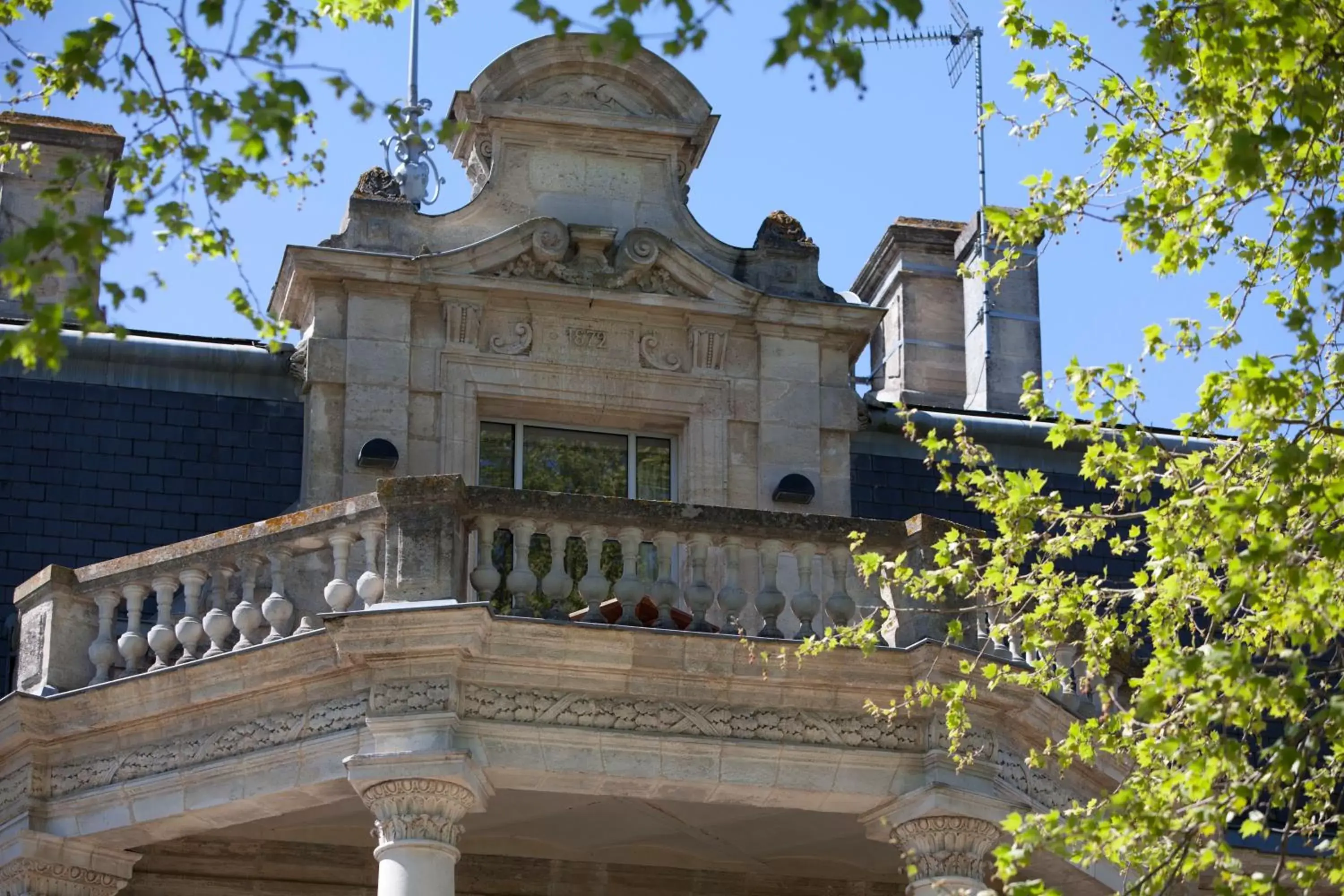 Patio, Property Building in Château Grattequina Hôtel