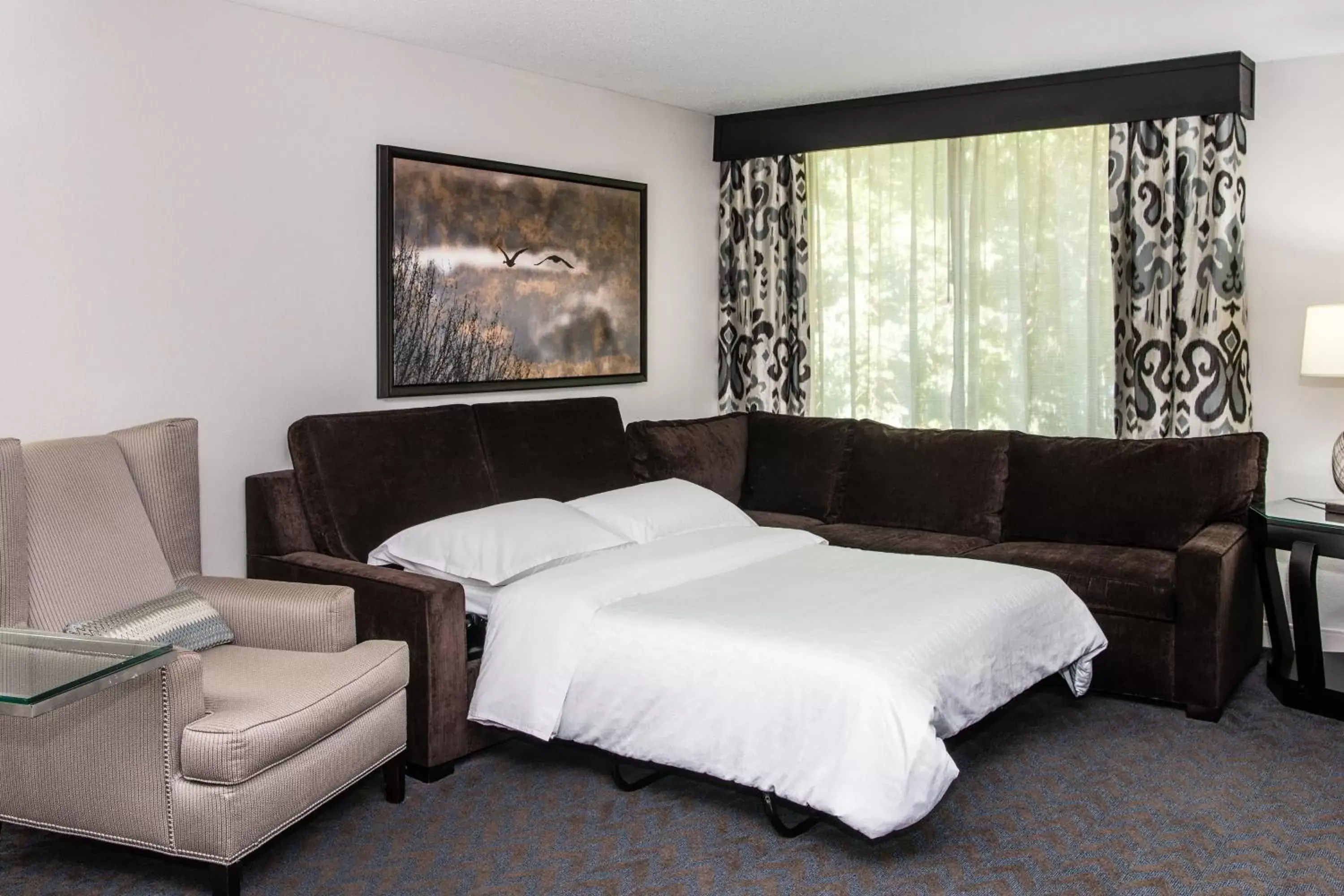 Bedroom, Bed in Sheraton Minneapolis West Hotel