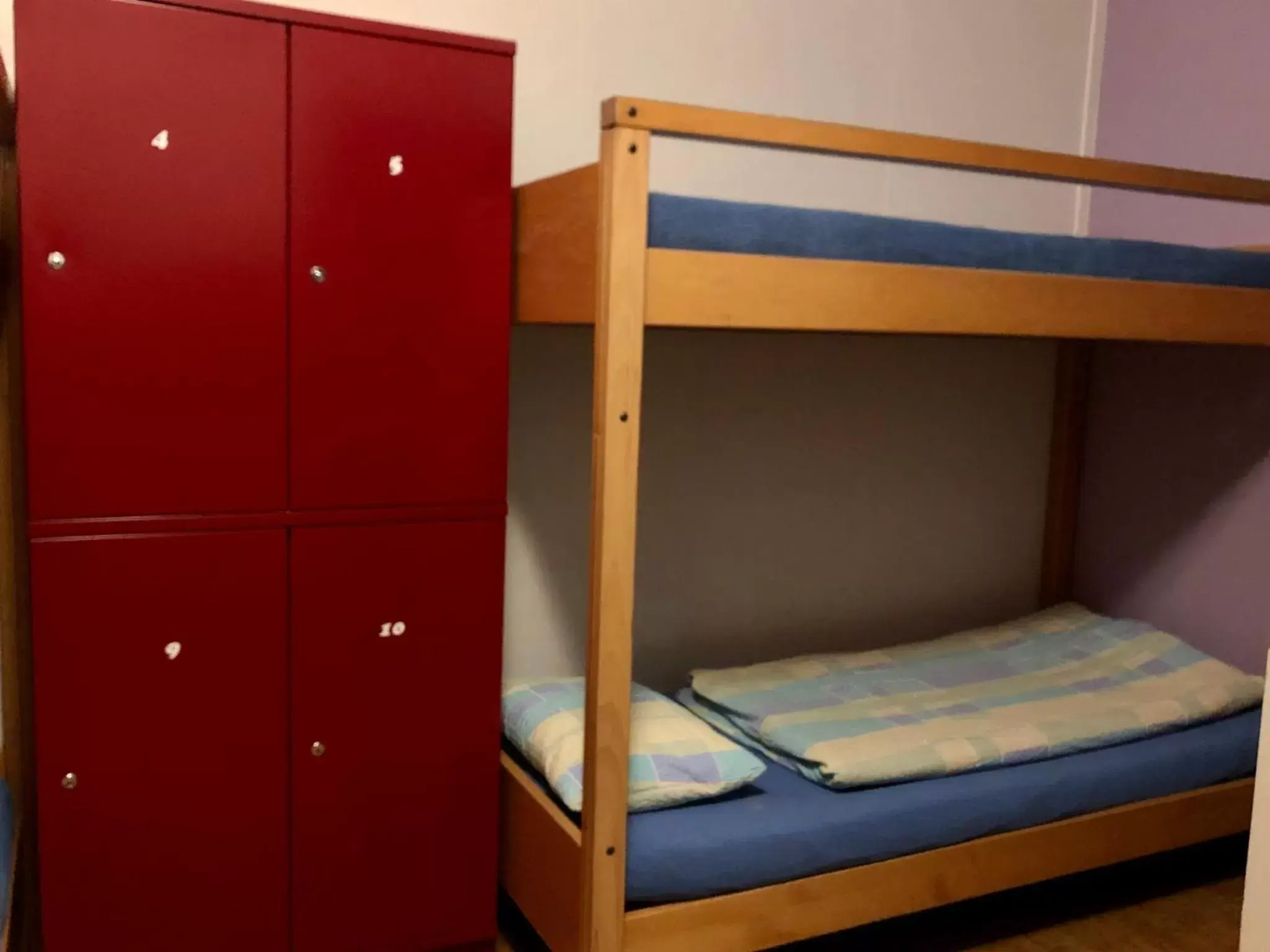 Bunk Bed in Auberge Pour Tous