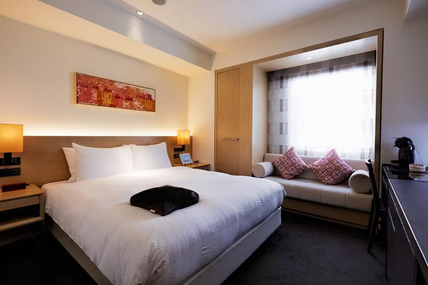 Photo of the whole room, Bed in HOTEL FORZA HAKATAEKI CHIKUSHI-GUCHI Ⅰ