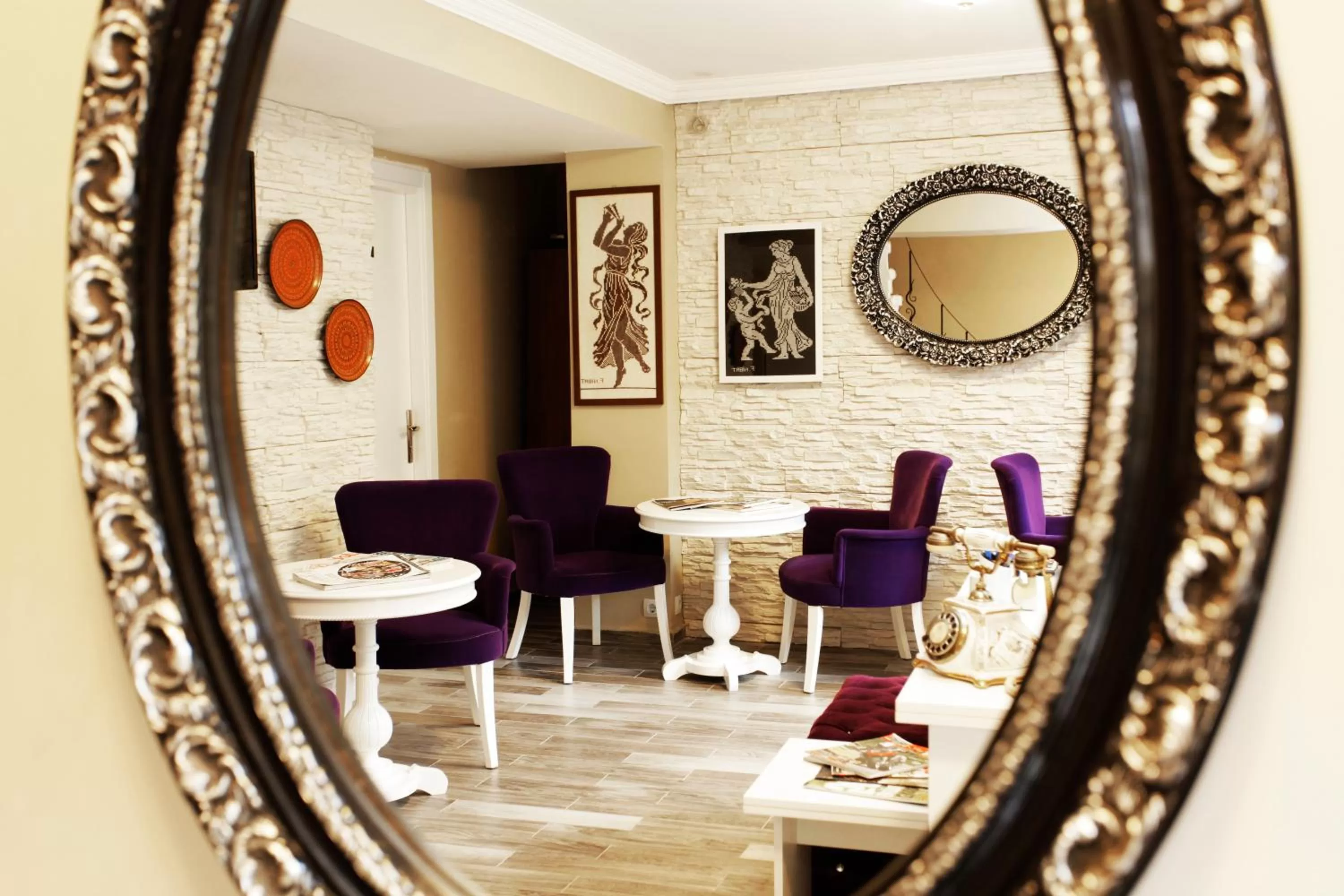 Lounge or bar in Spinel Hotel - Old City