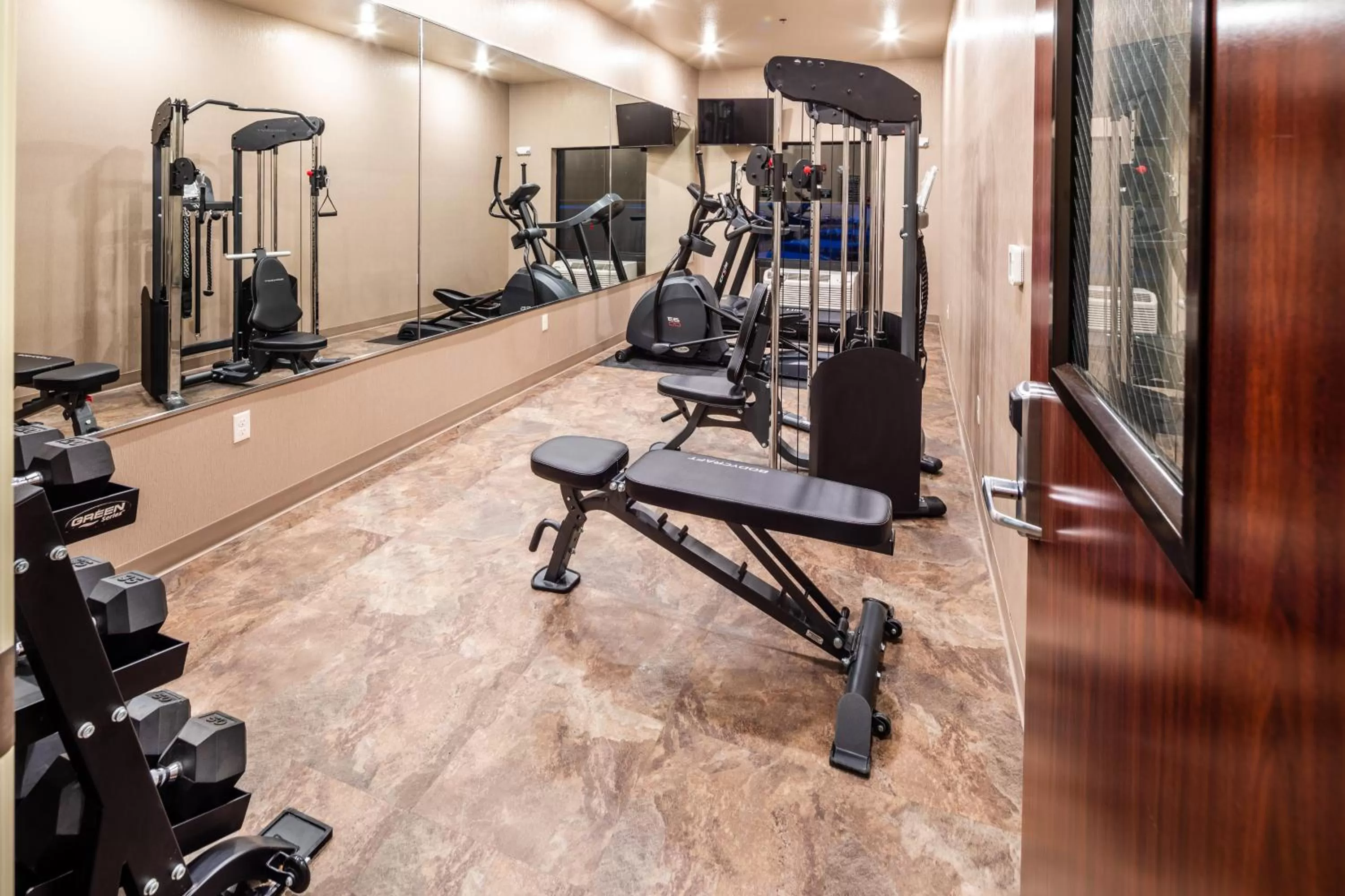 Fitness centre/facilities in Cobblestone Inn & Suites Fairfield Bay