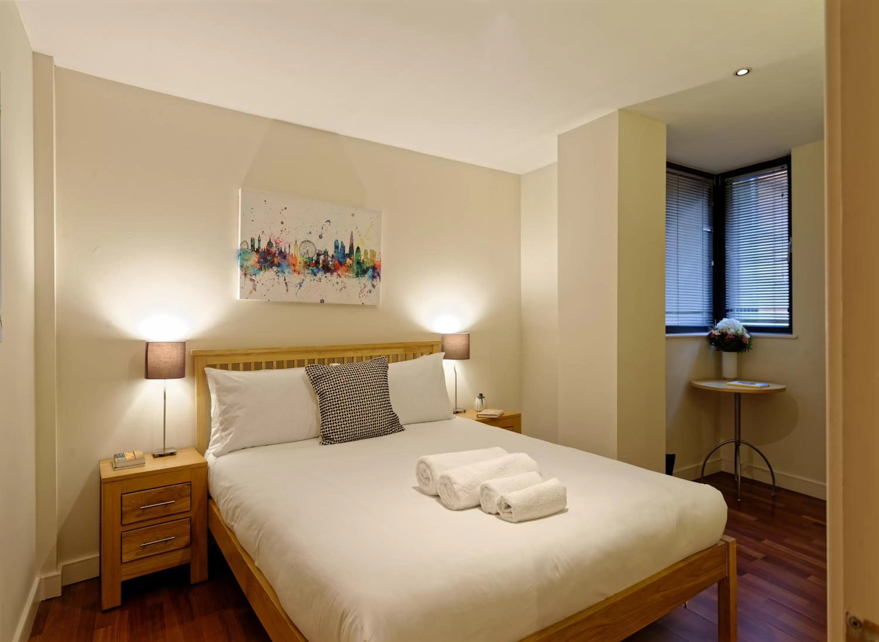 Bedroom, Bed in Farringdon Laceby apartments