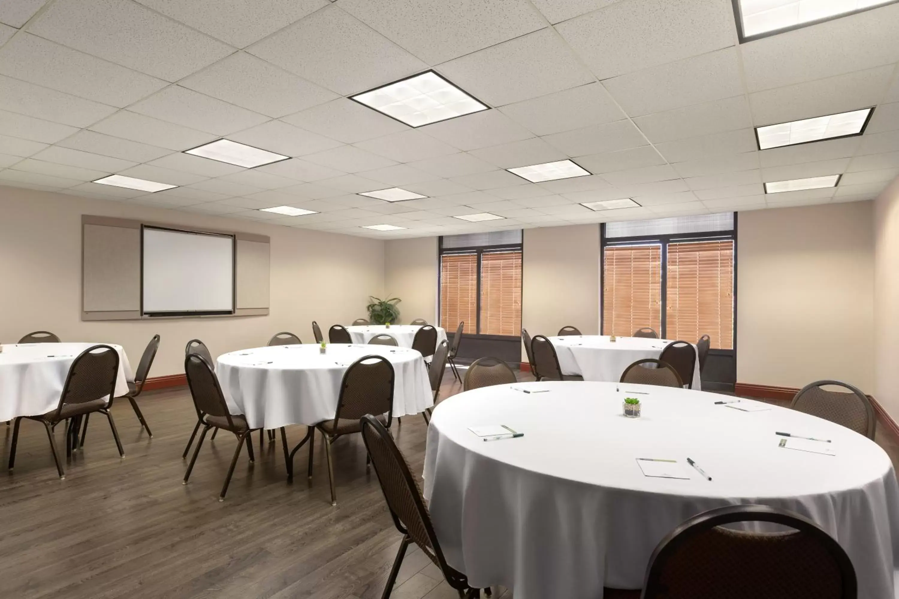 Meeting/conference room in Wingate By Wyndham Montgomery