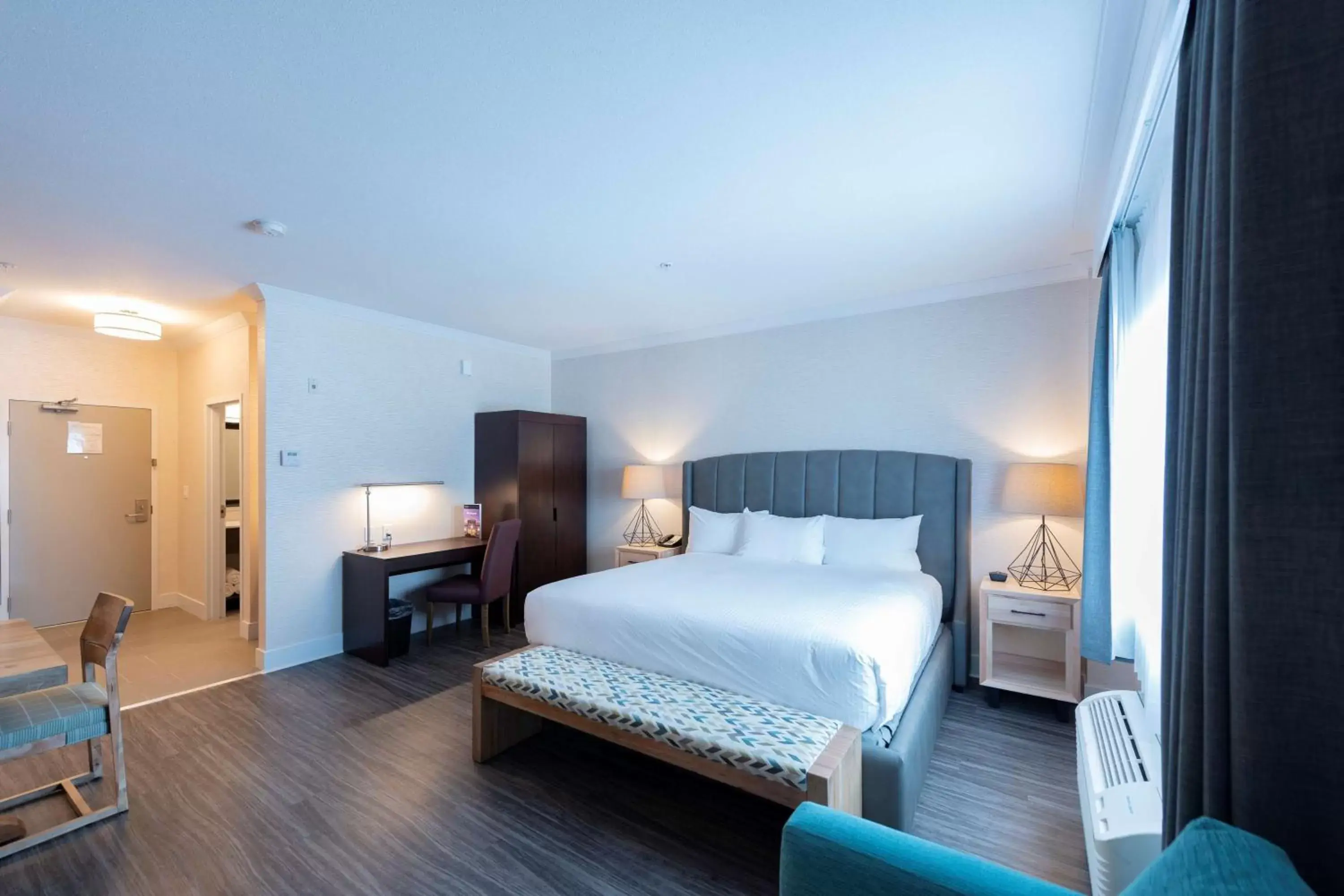 Bedroom, Bed in Prestige Treasure Cove Resort, WorldHotels Elite