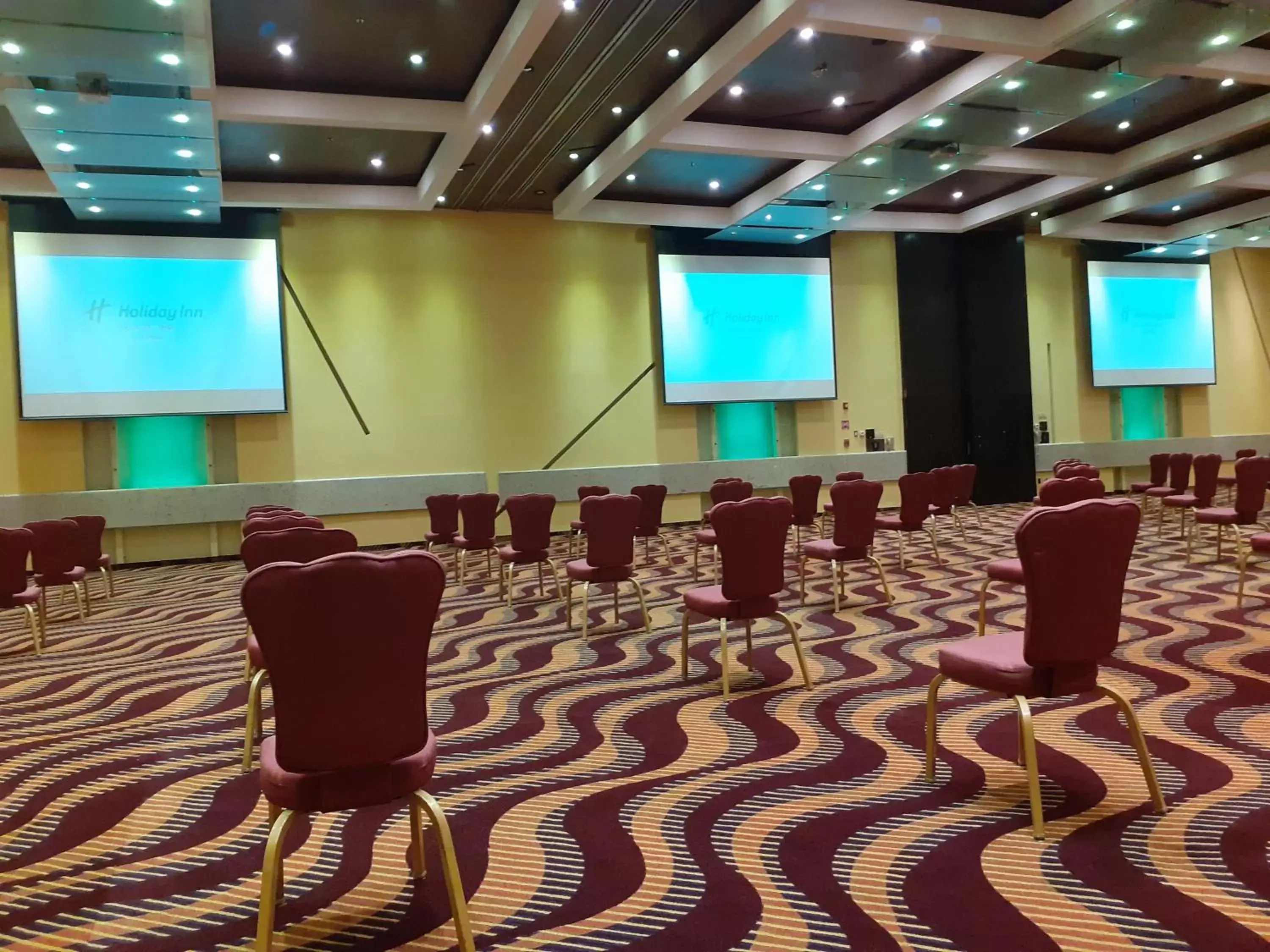 Meeting/conference room in Holiday Inn Puebla Finsa, an IHG Hotel