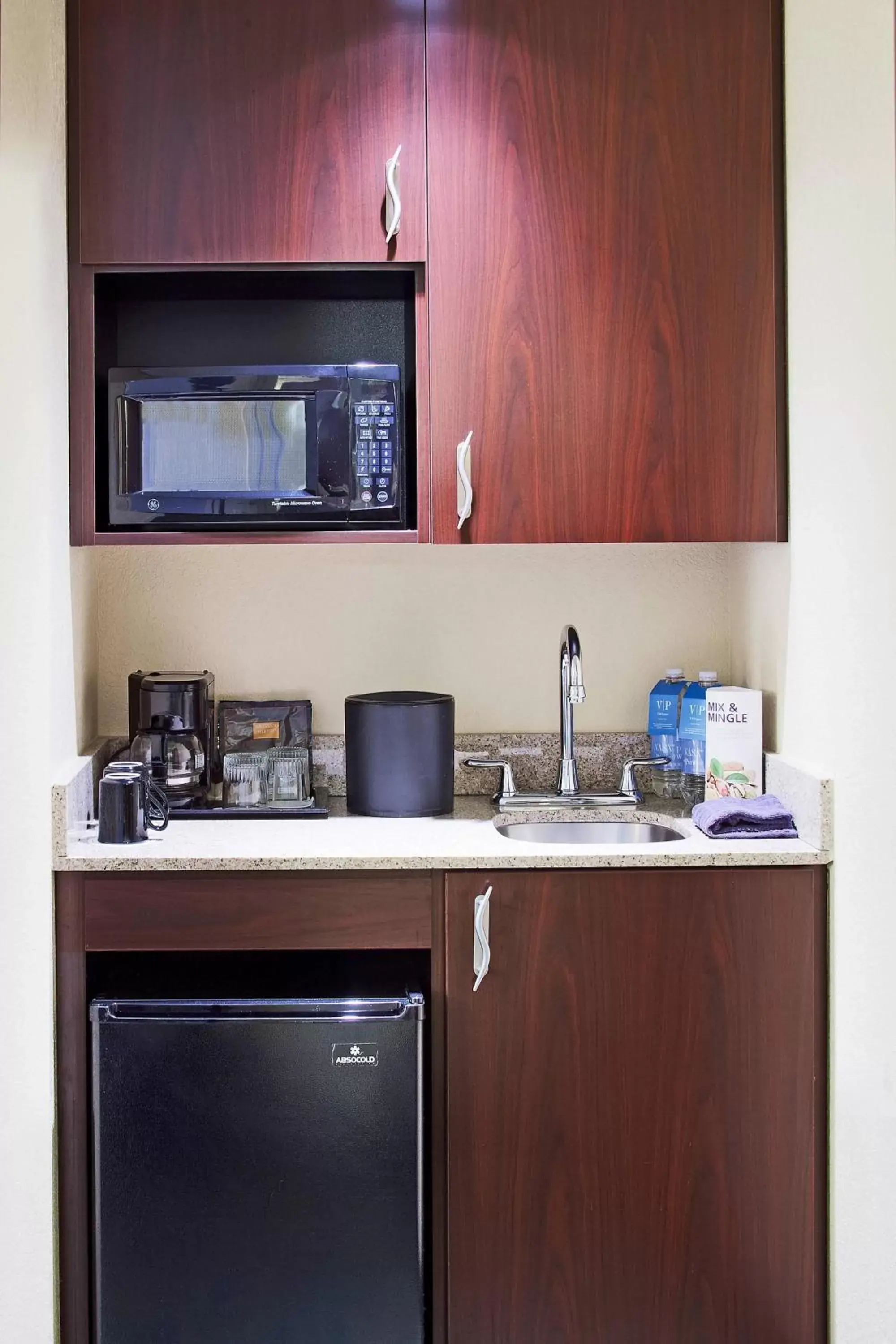 Kitchen or kitchenette, Kitchen/Kitchenette in SpringHill Suites by Marriott Medford