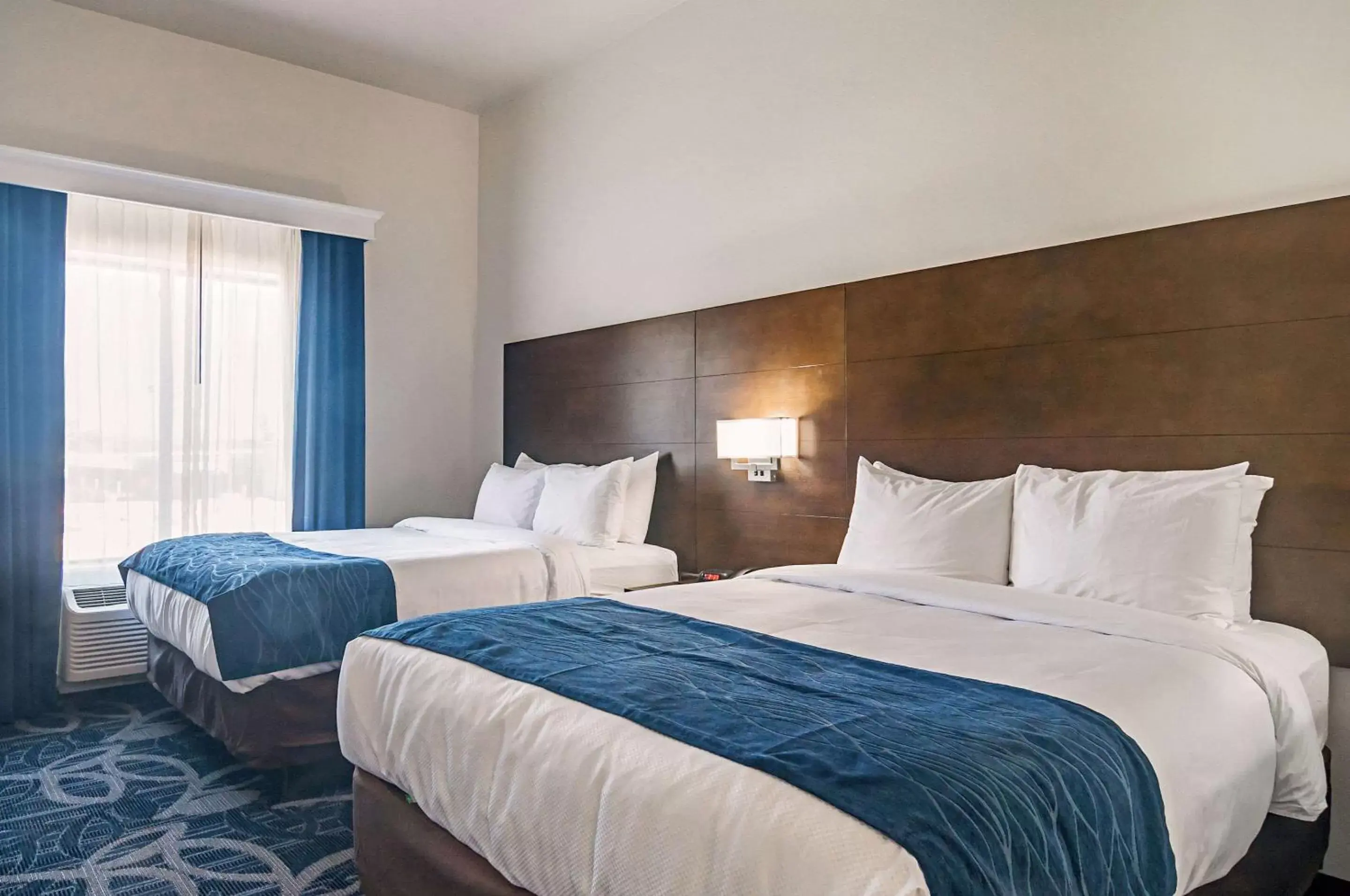 Bedroom, Bed in Comfort Inn & Suites Oklahoma City