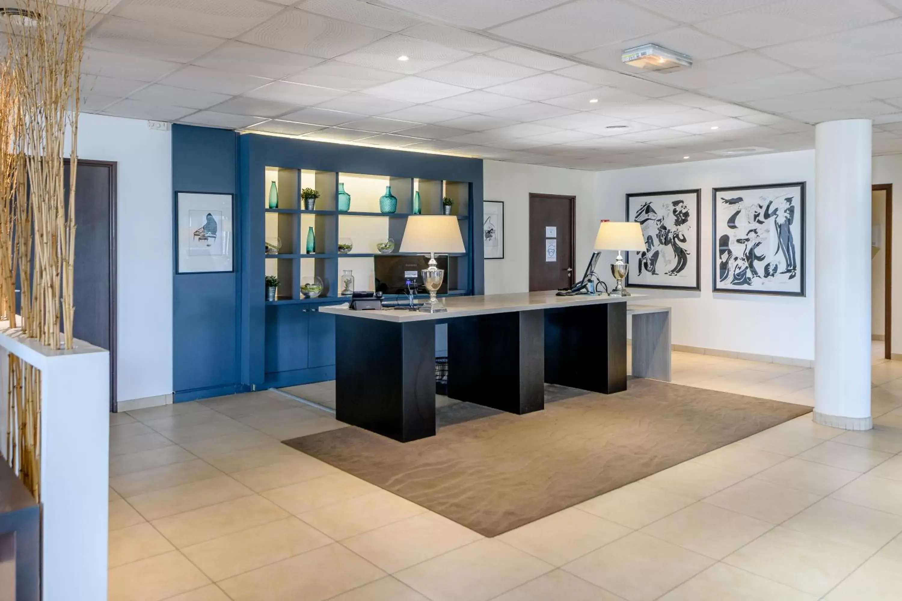 Lobby or reception in Comfort Aparthotel Bordeaux Begles Arena Lobby or reception in Comfort Aparthotel Bordeaux Begles Arena