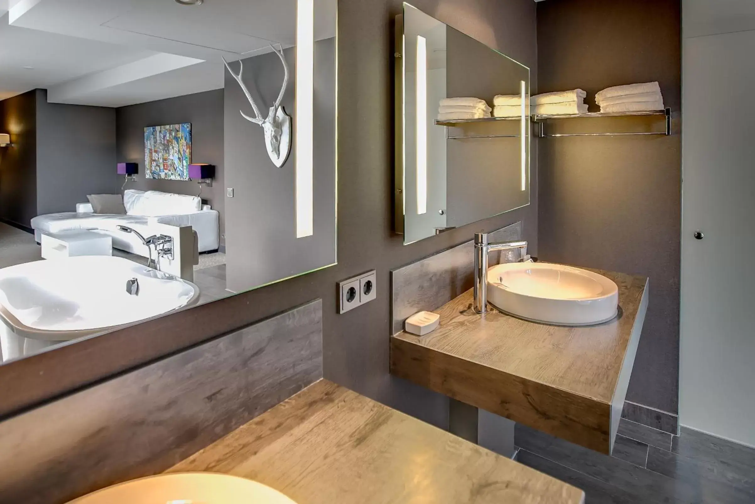 Bathroom in Van der Valk Hotel Apeldoorn - de Cantharel