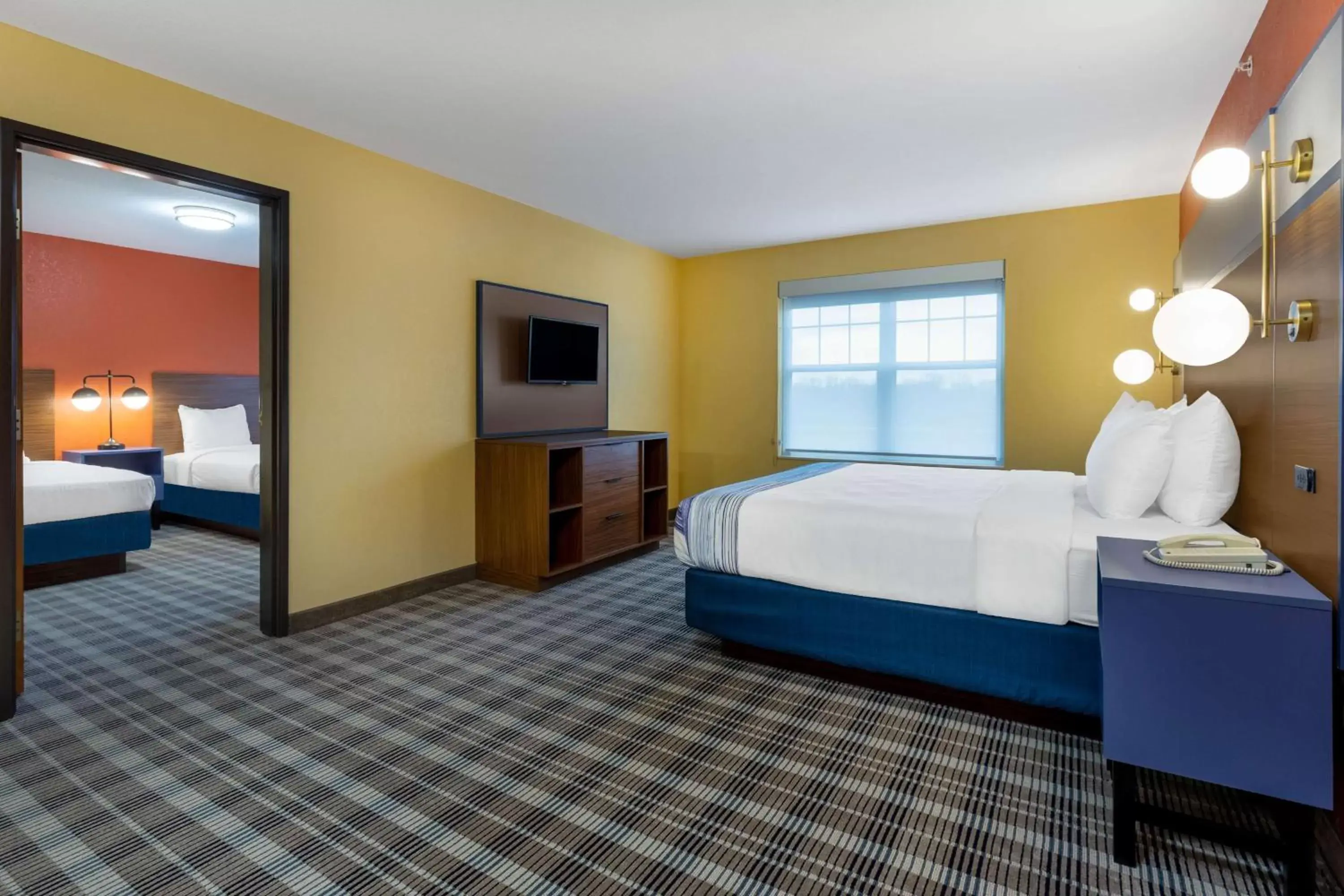 Photo of the whole room, Bed in AmericInn by Wyndham Fulton Clinton