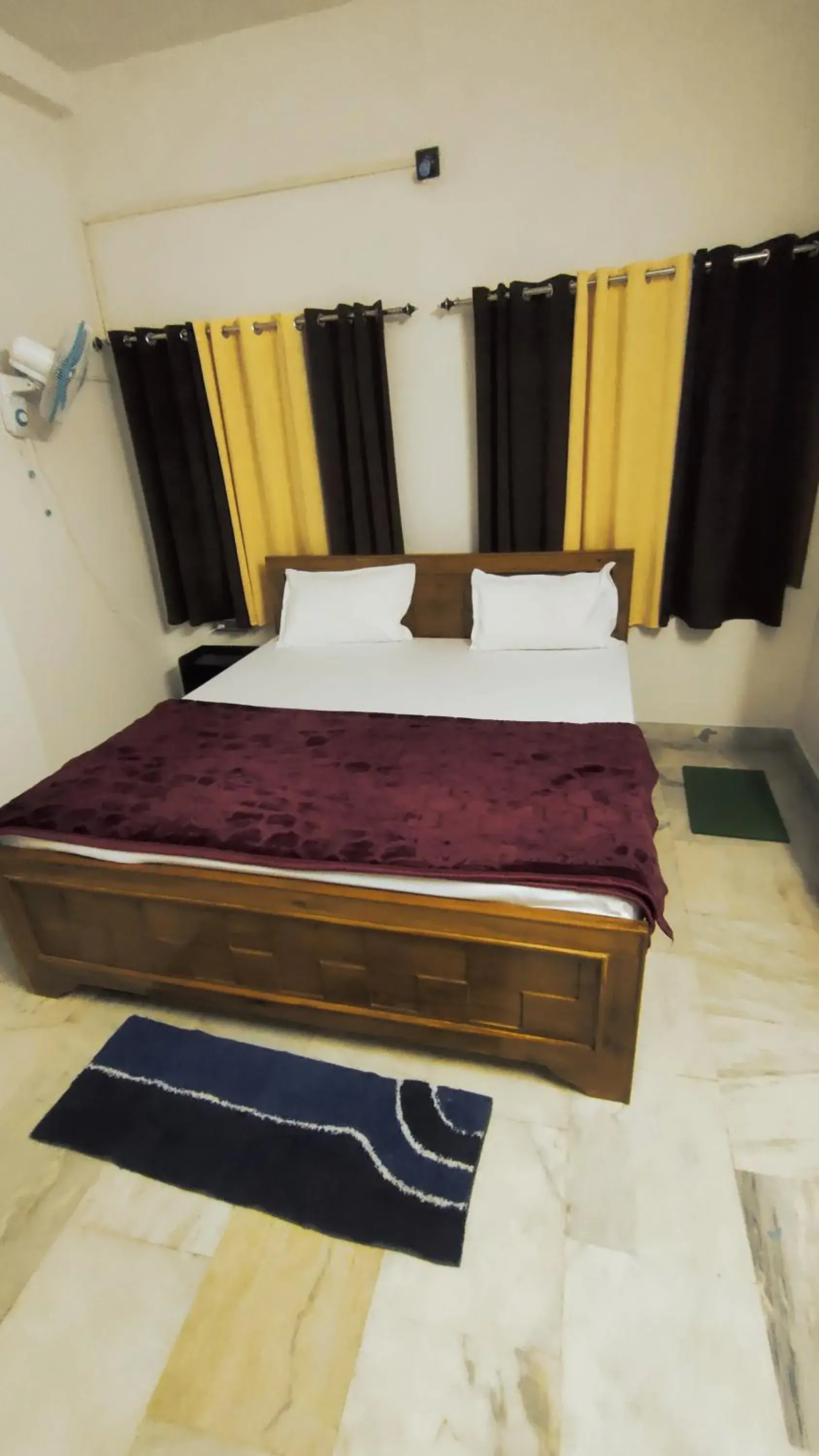 Bed in Hotel The Aparna Residency