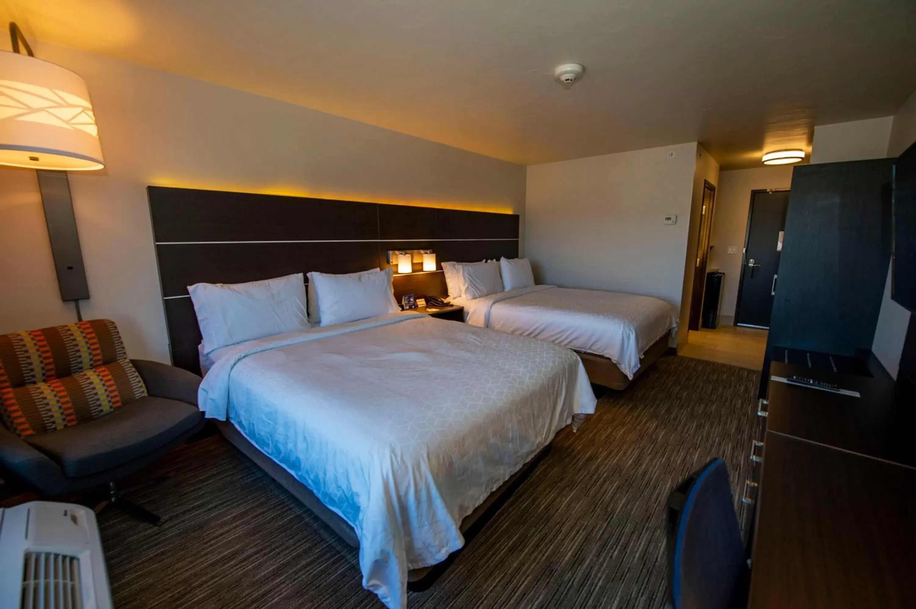 Bed in Holiday Inn Express & Suites - Colorado Springs AFA Northgate, an IHG Hotel