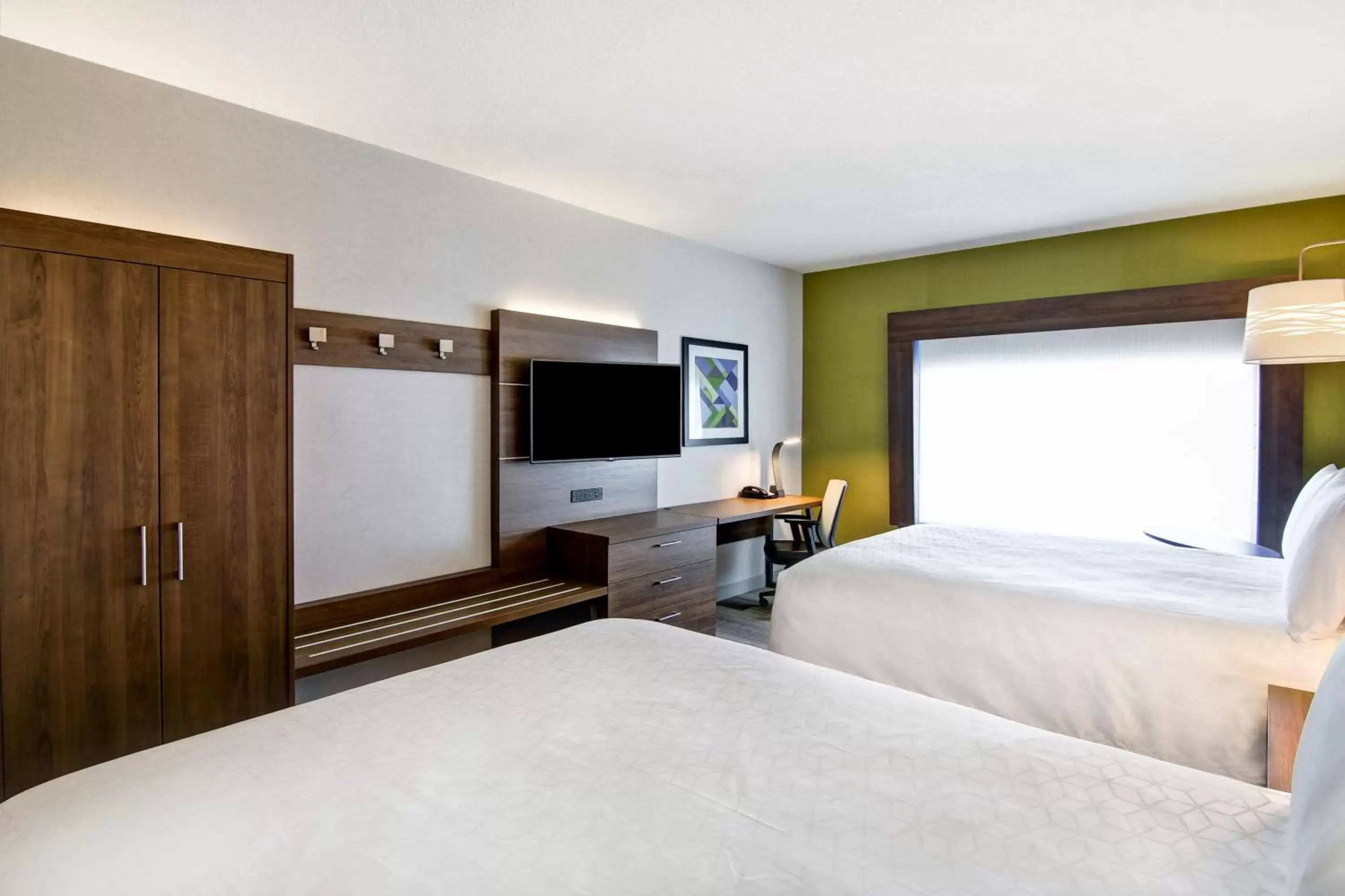 Photo of the whole room, Bed in Holiday Inn Express Hotel & Suites Toronto - Markham, an IHG Hotel