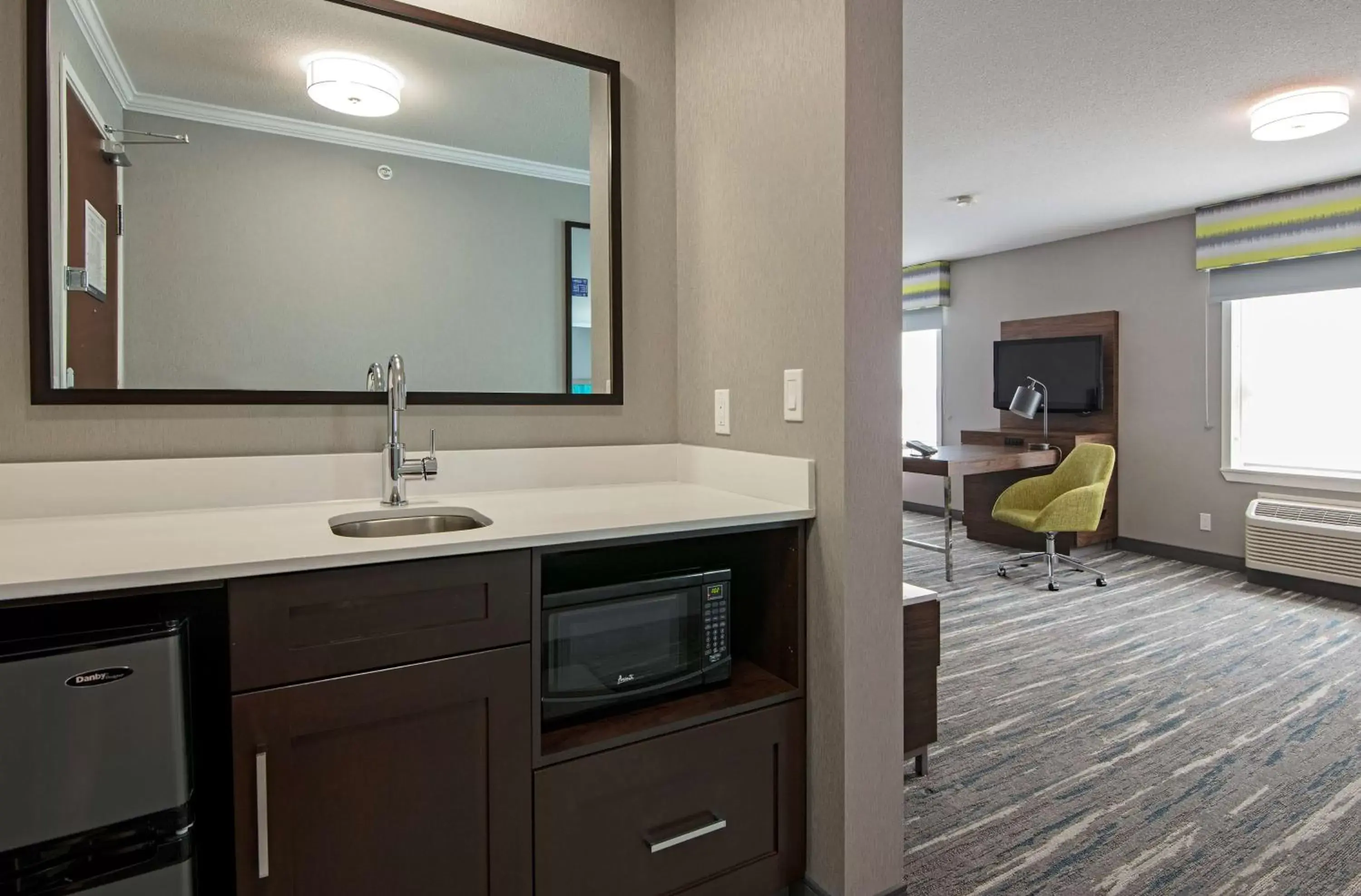 Photo of the whole room, Bathroom in Hampton Inn by Hilton Kamloops