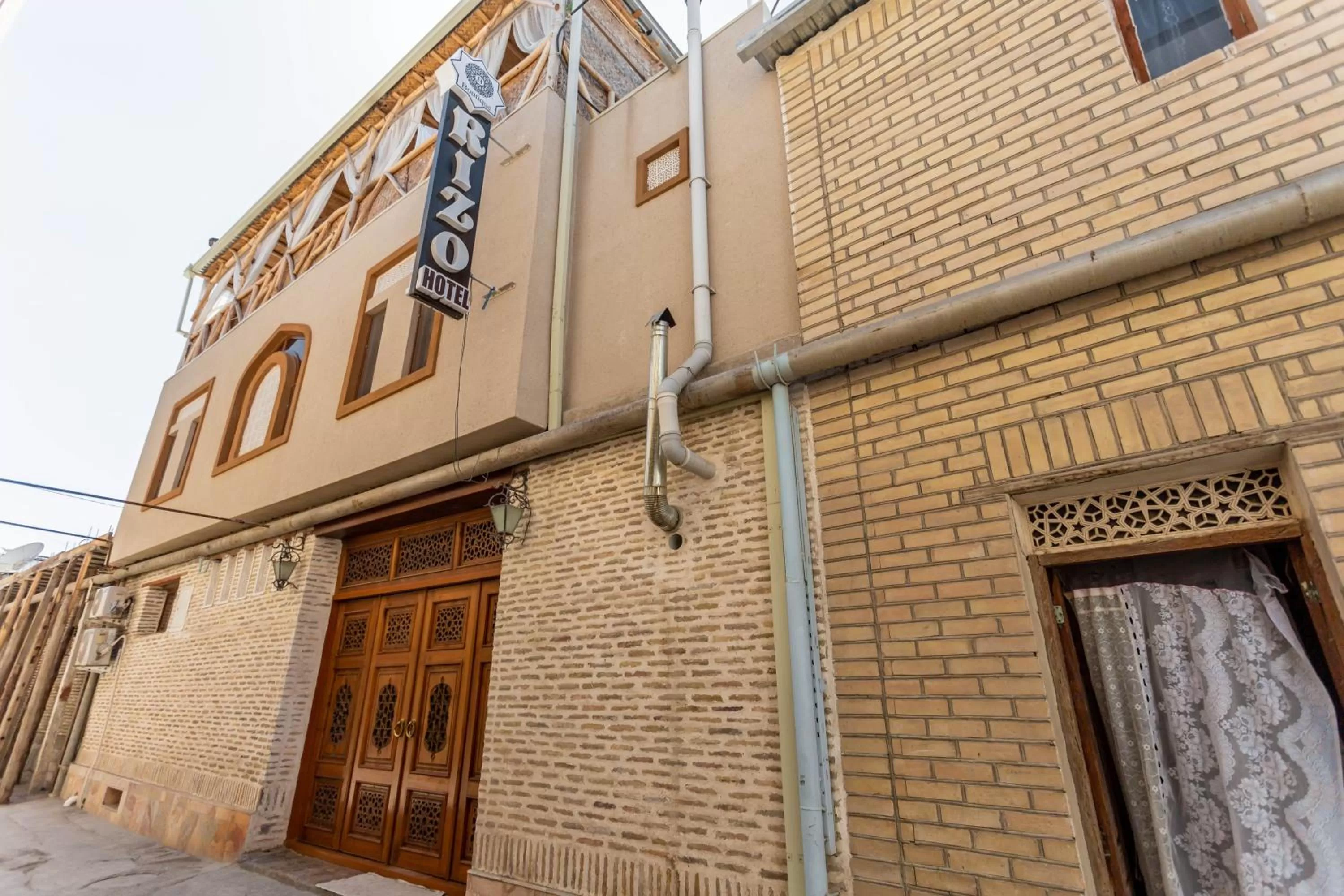 Facade/entrance in Rizo Boutique