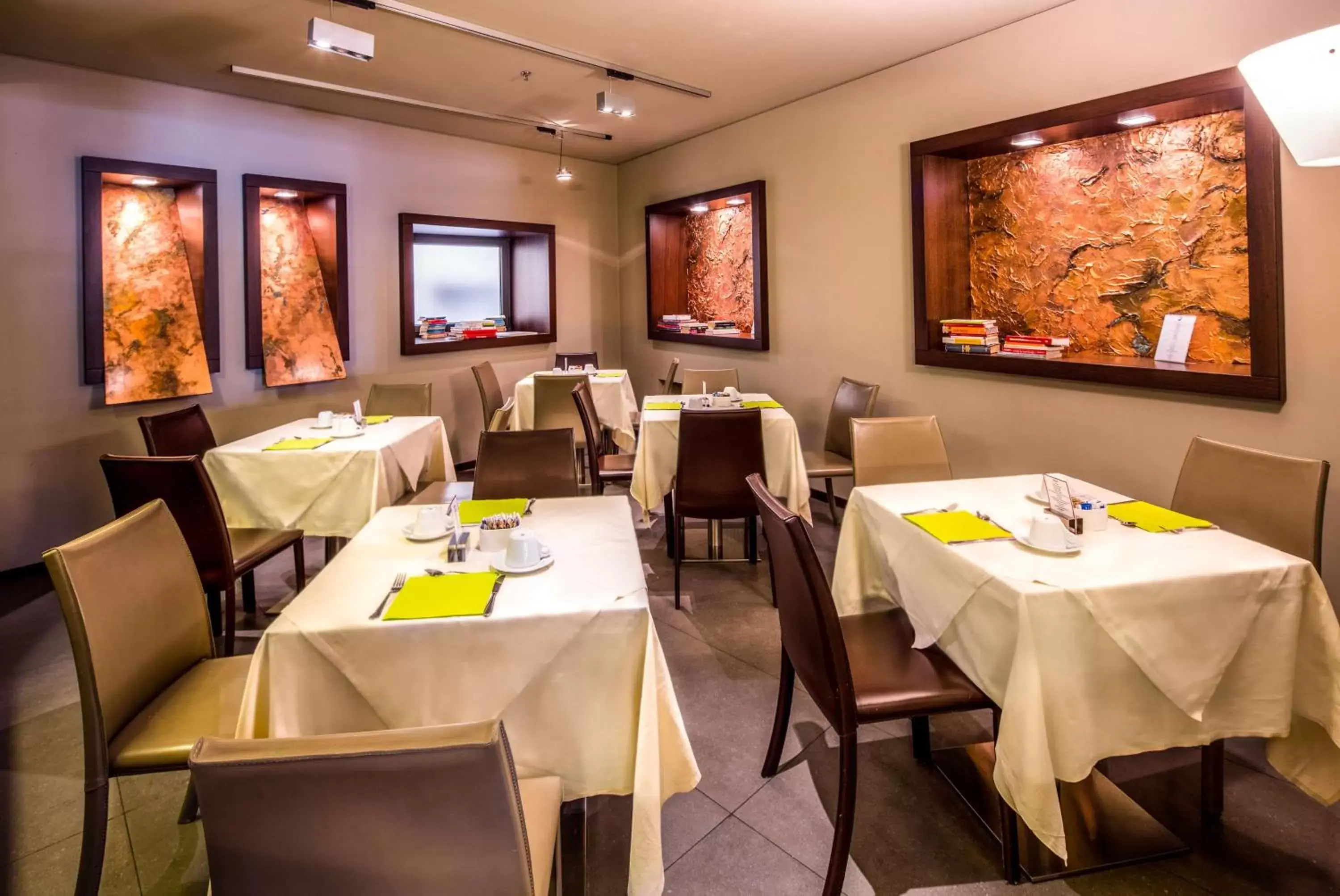 Restaurant/Places to Eat in Best Western Hotel Metropoli