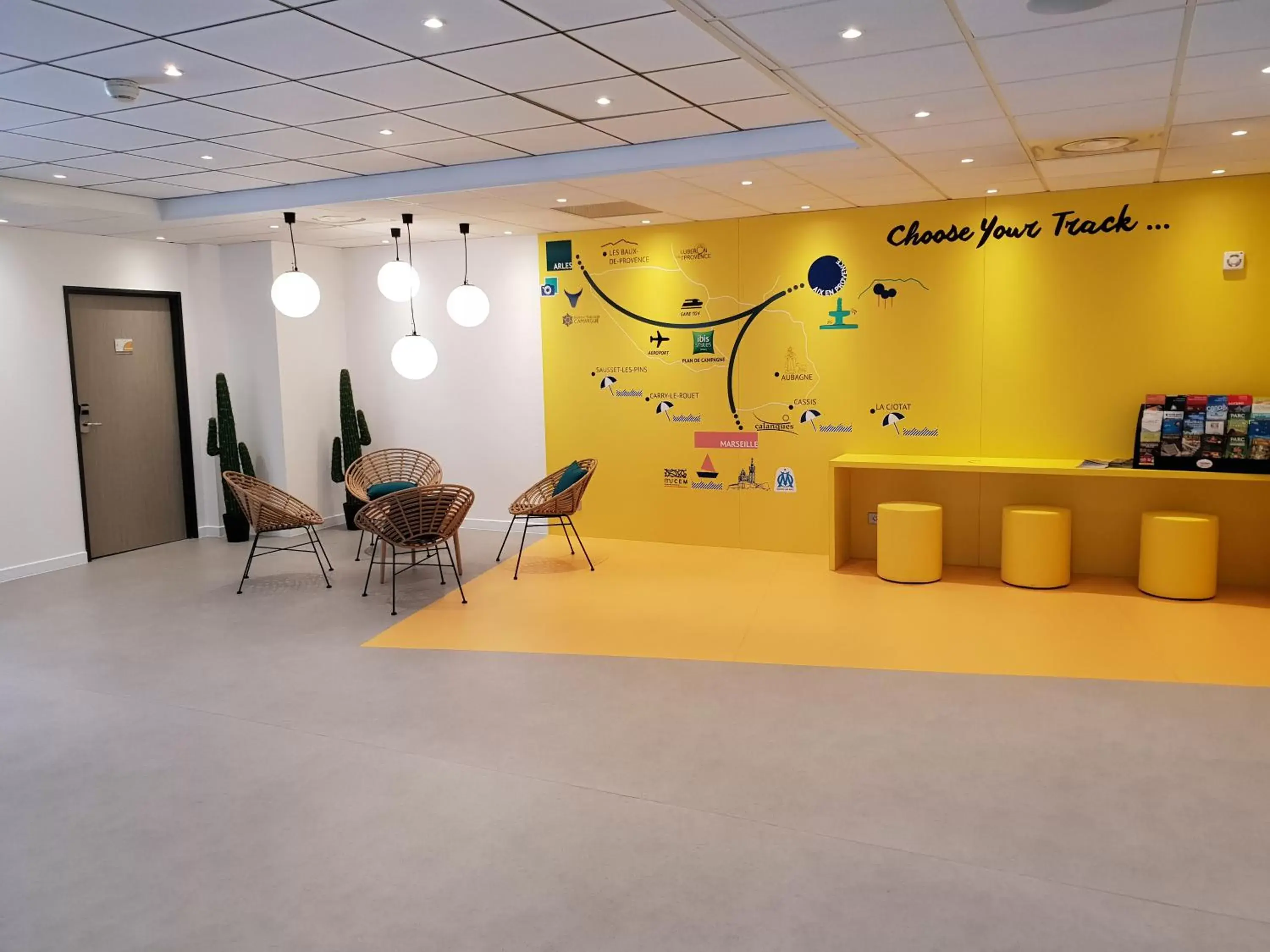 Lobby or reception in ibis Styles Marseille Plan de Campagne