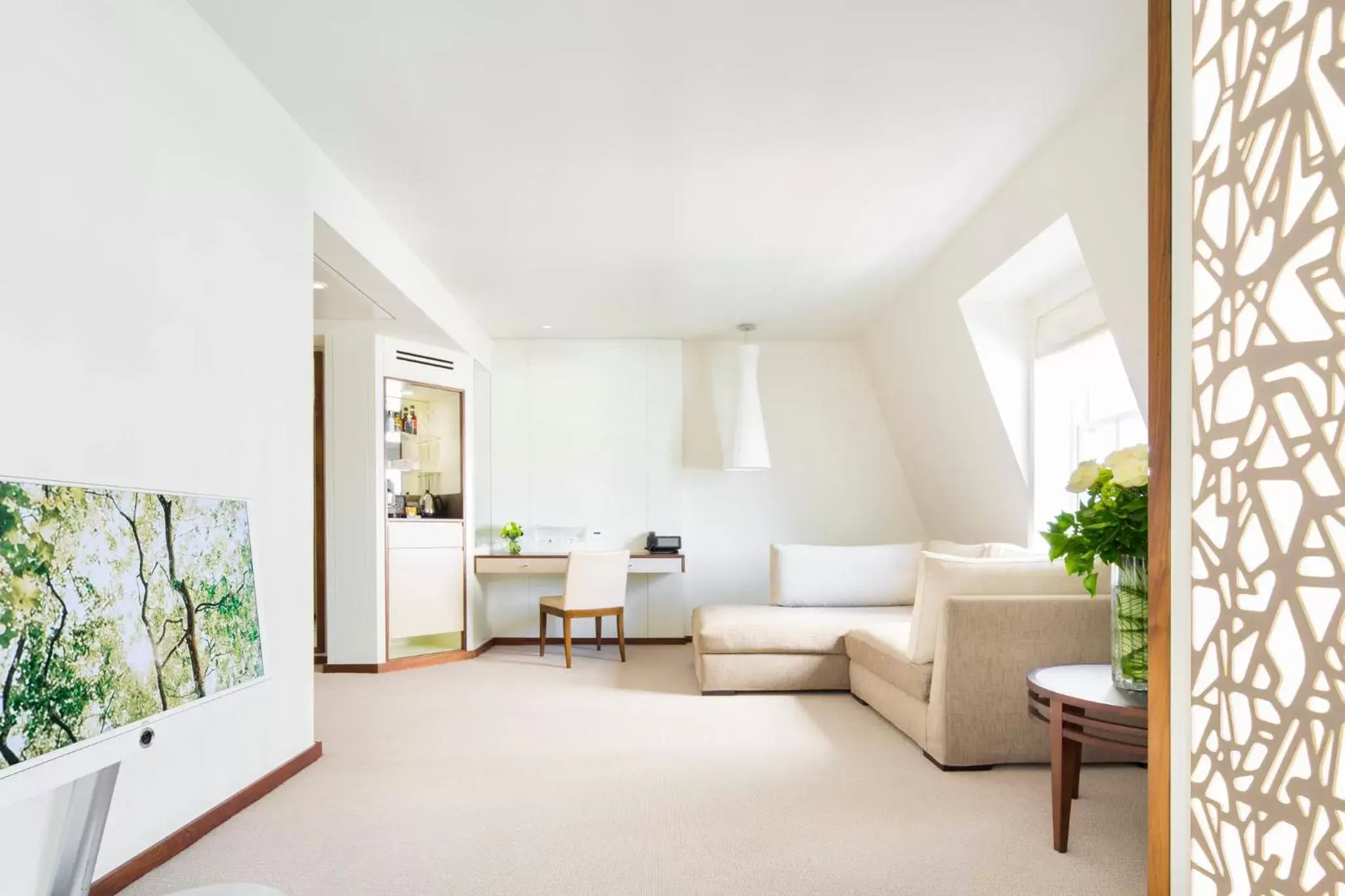 Junior City Suite in COMO Metropolitan London Junior City Suite in COMO Metropolitan London