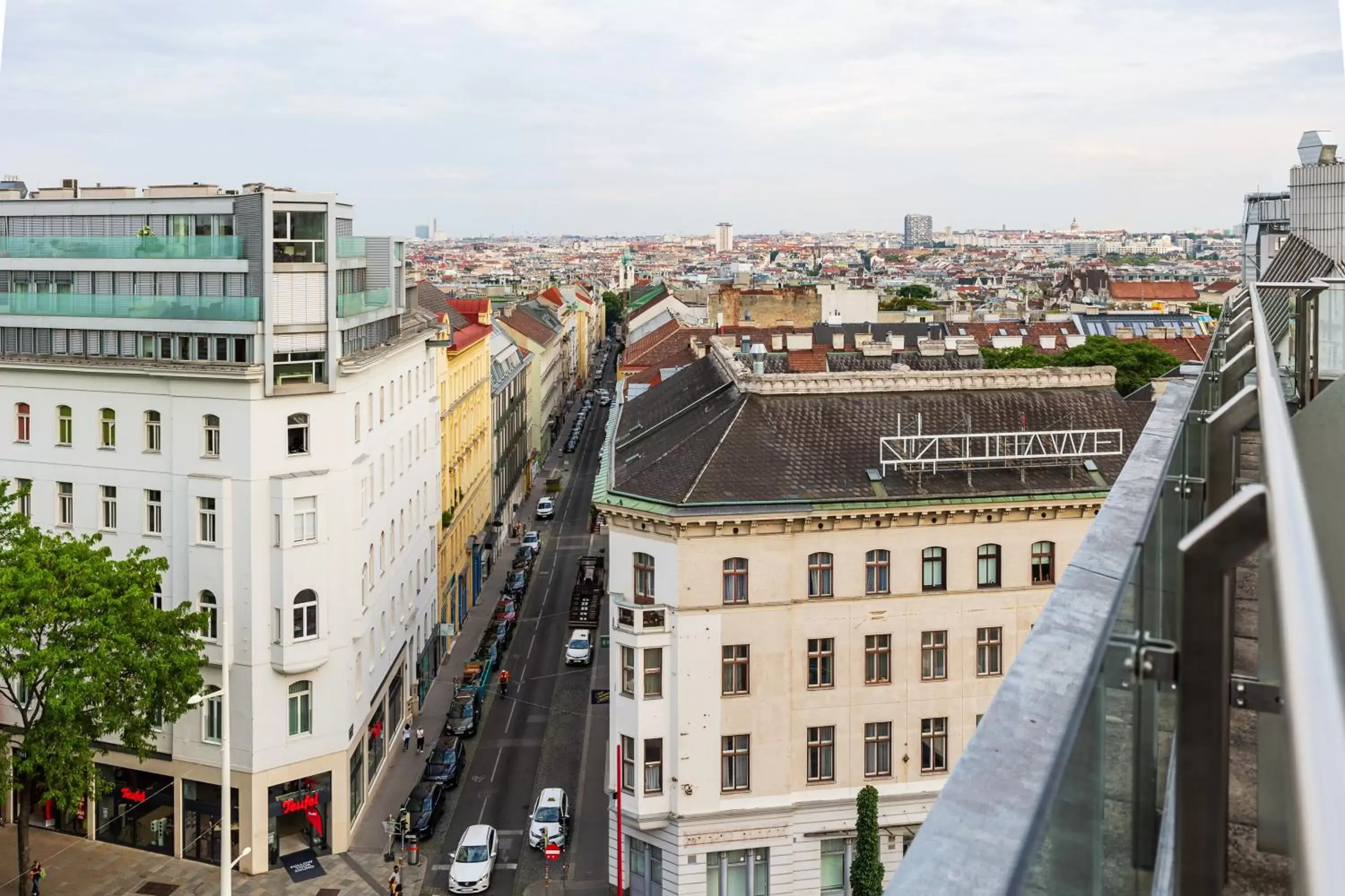 City view in IntercityHotel Wien