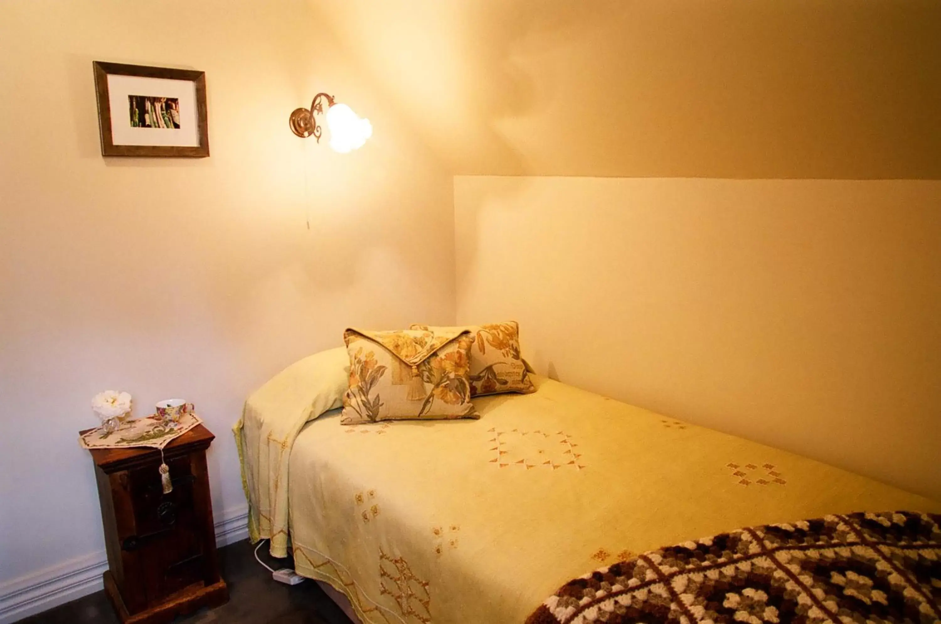 Twin Room with Shared Bathroom - single occupancy in Anglesea House Inn Twin Room with Shared Bathroom - single occupancy in Anglesea House Inn