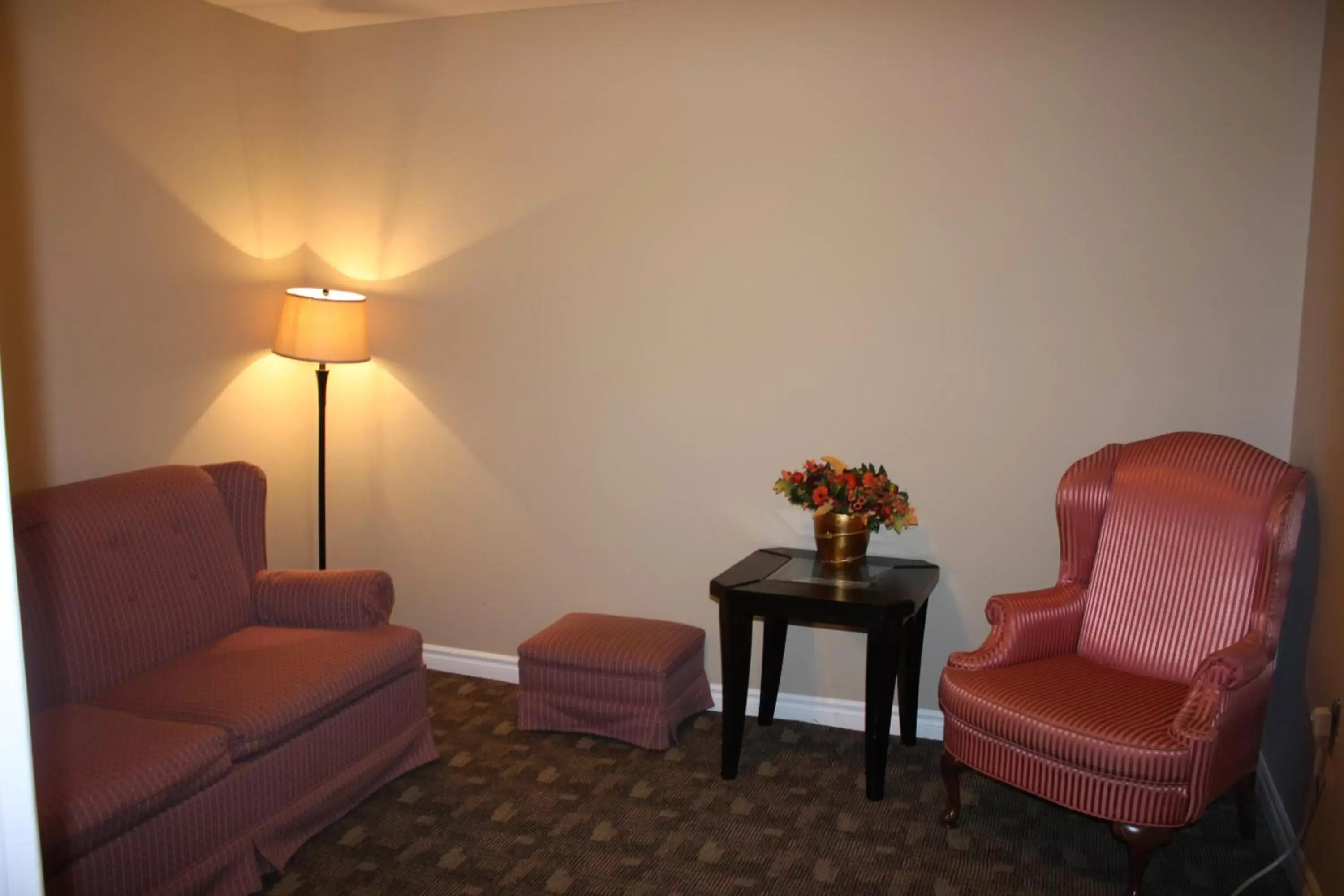 Seating Area in Kent Motel
