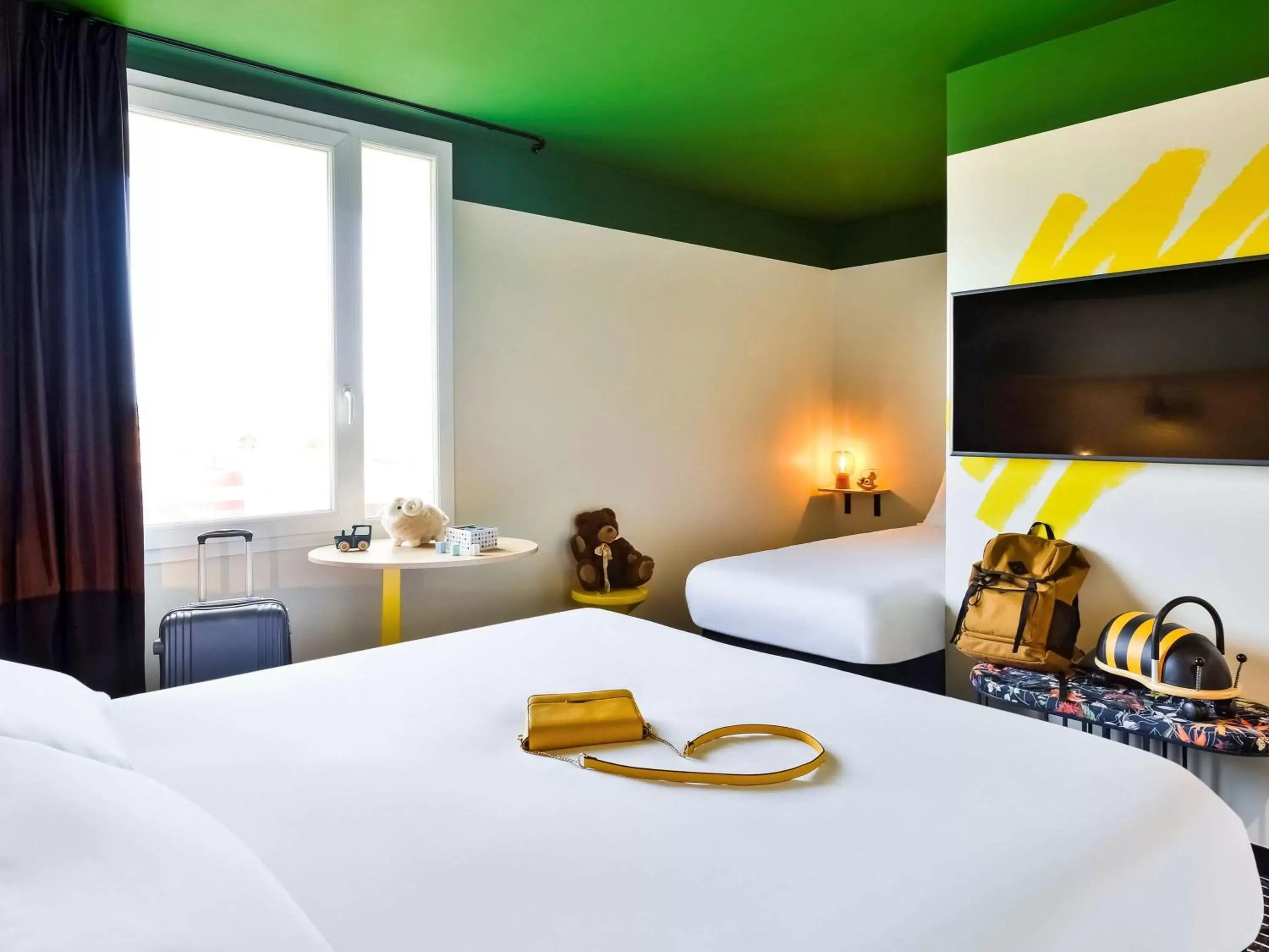 Photo of the whole room, Bed in ibis Styles Lyon Meyzieu Stadium