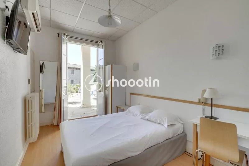 View (from property/room), Bed in Hotel d'Angleterre