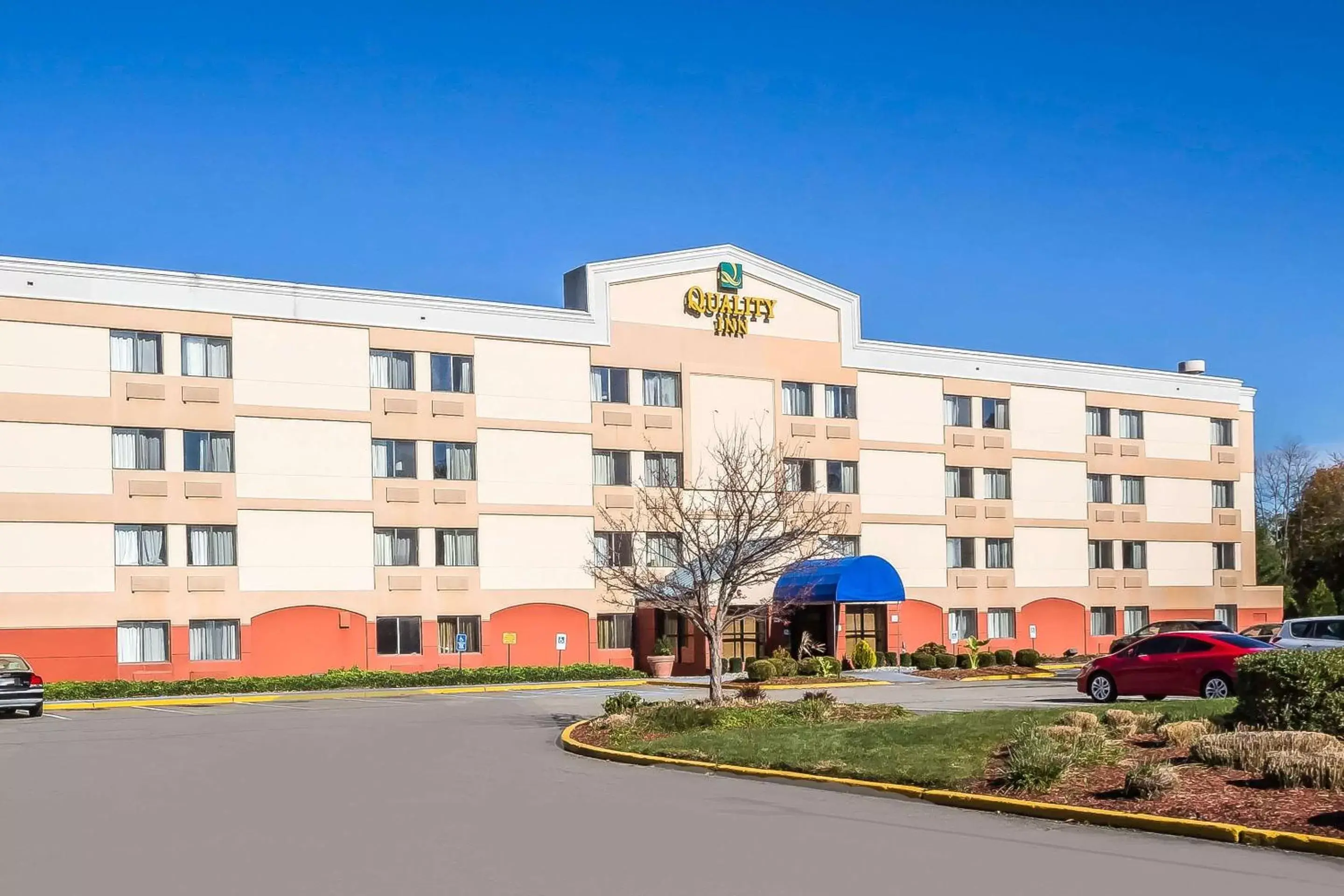 Property Building in Quality Inn Spring Valley - Nanuet