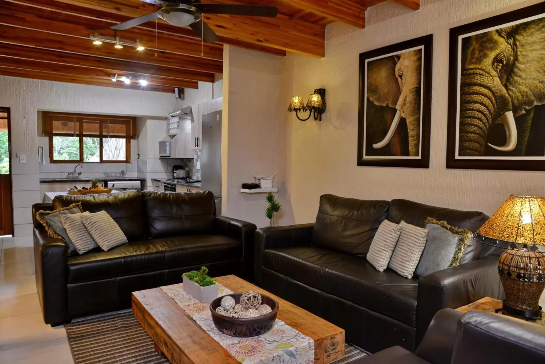 Living room, Seating Area in Cambalala - Luxury Units - in Kruger Park Lodge - Serviced Daily, Free Wi-Fi