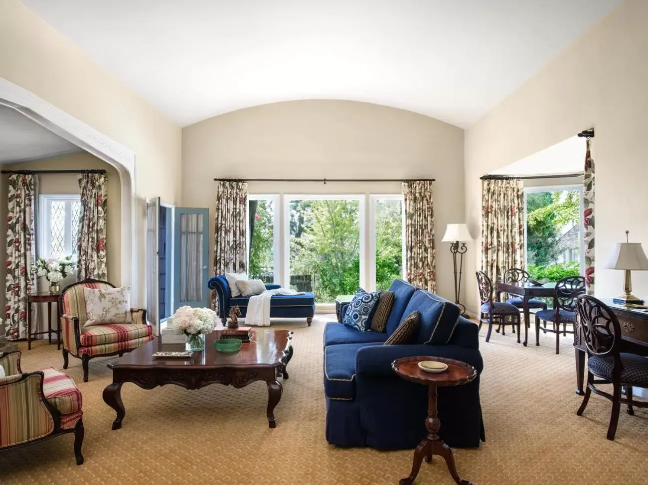 Living room, Seating Area in The Langham Huntington, Pasadena