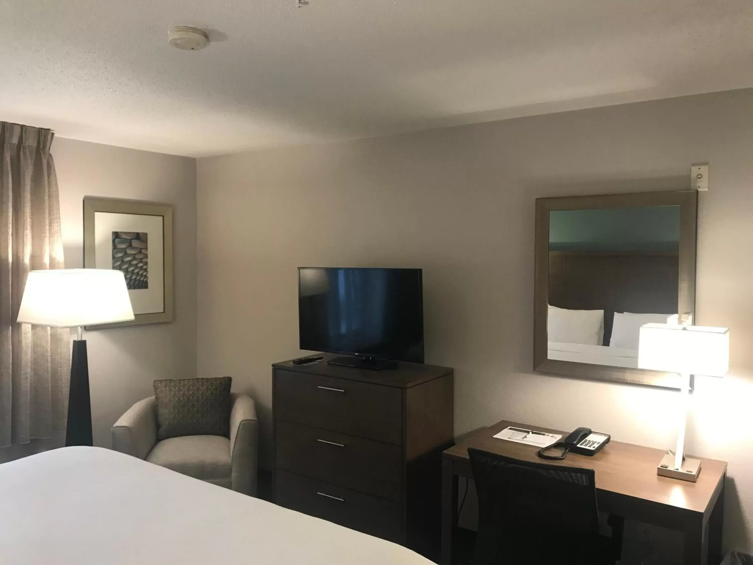 Photo of the whole room, TV/Entertainment Center in Staybridge Suites Columbia-Highway 63 & I-70, an IHG Hotel