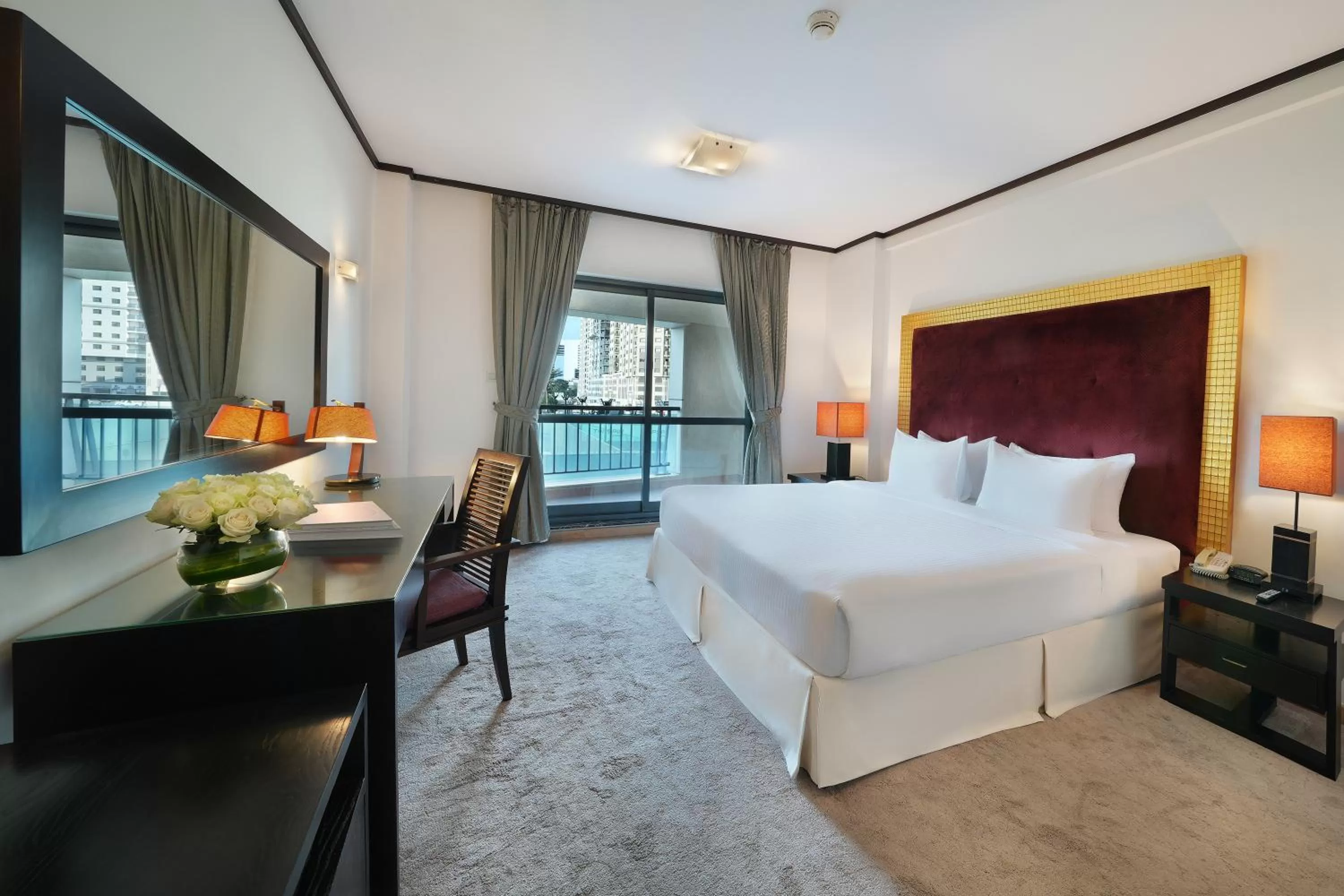 Bedroom, Bed in Park Apartments Dubai, an Edge By Rotana Hotel