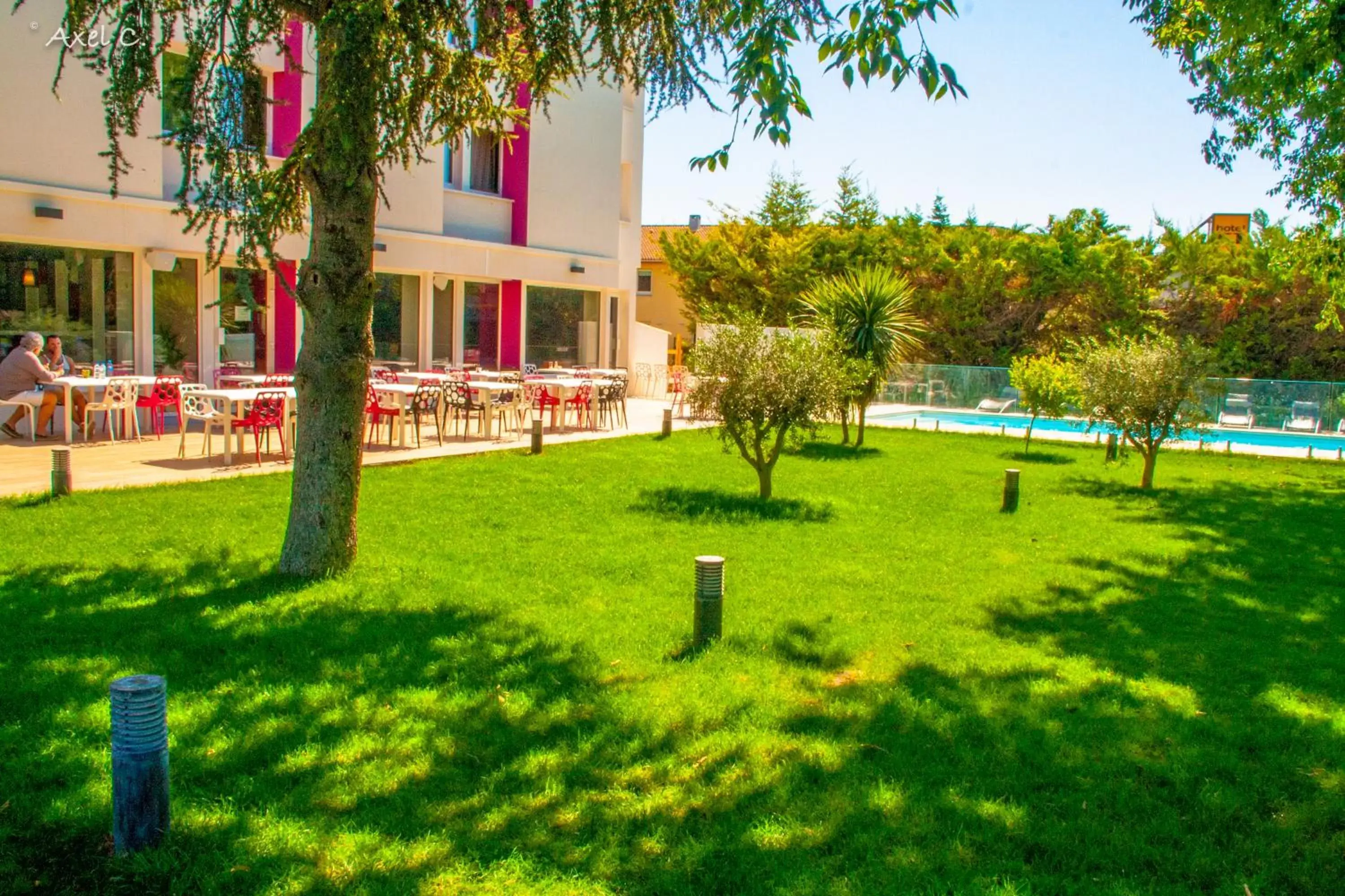 Property building, Garden in Best Western Hotelio Montpellier Sud