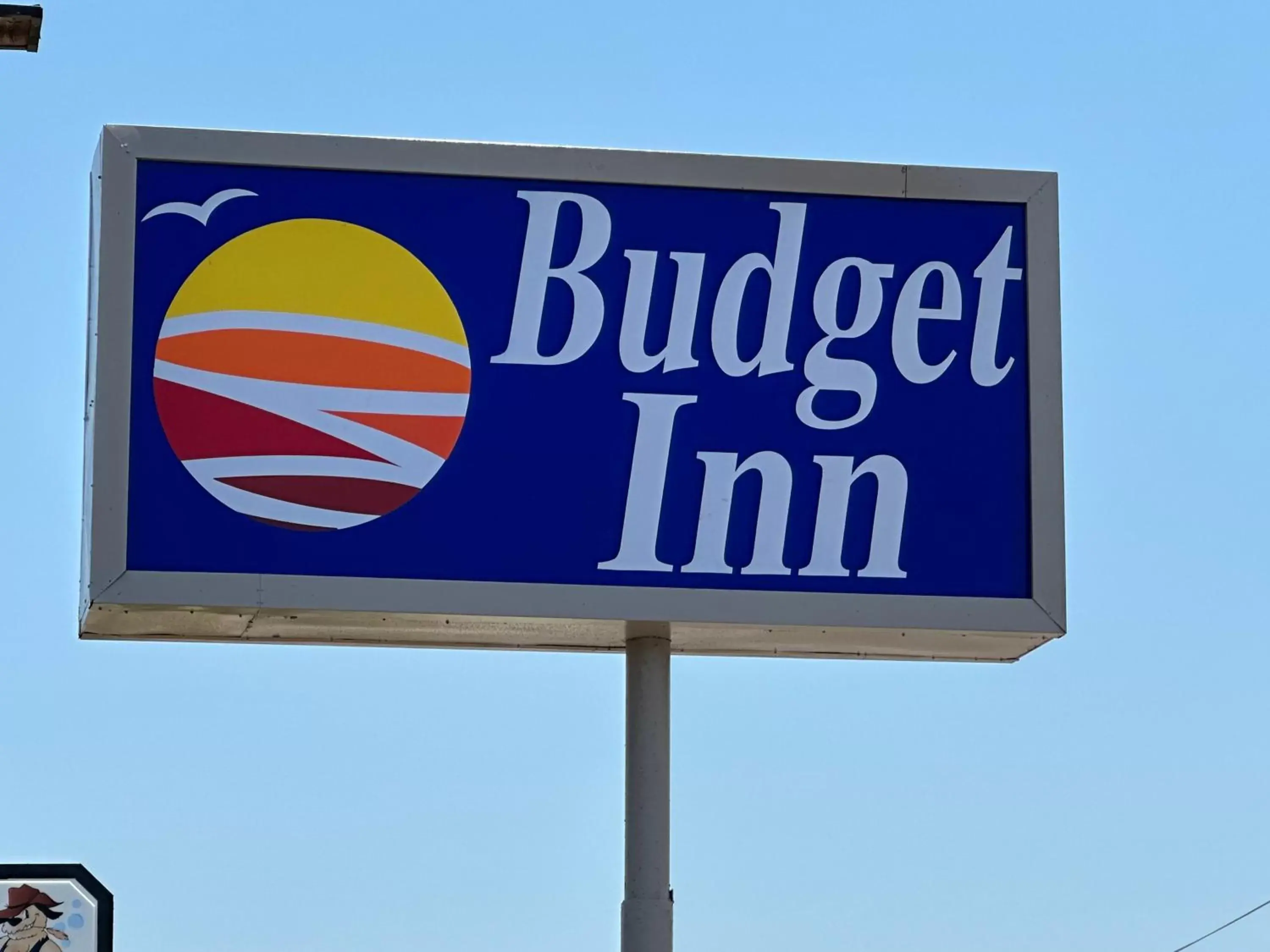 Property Logo/Sign in Budget inn