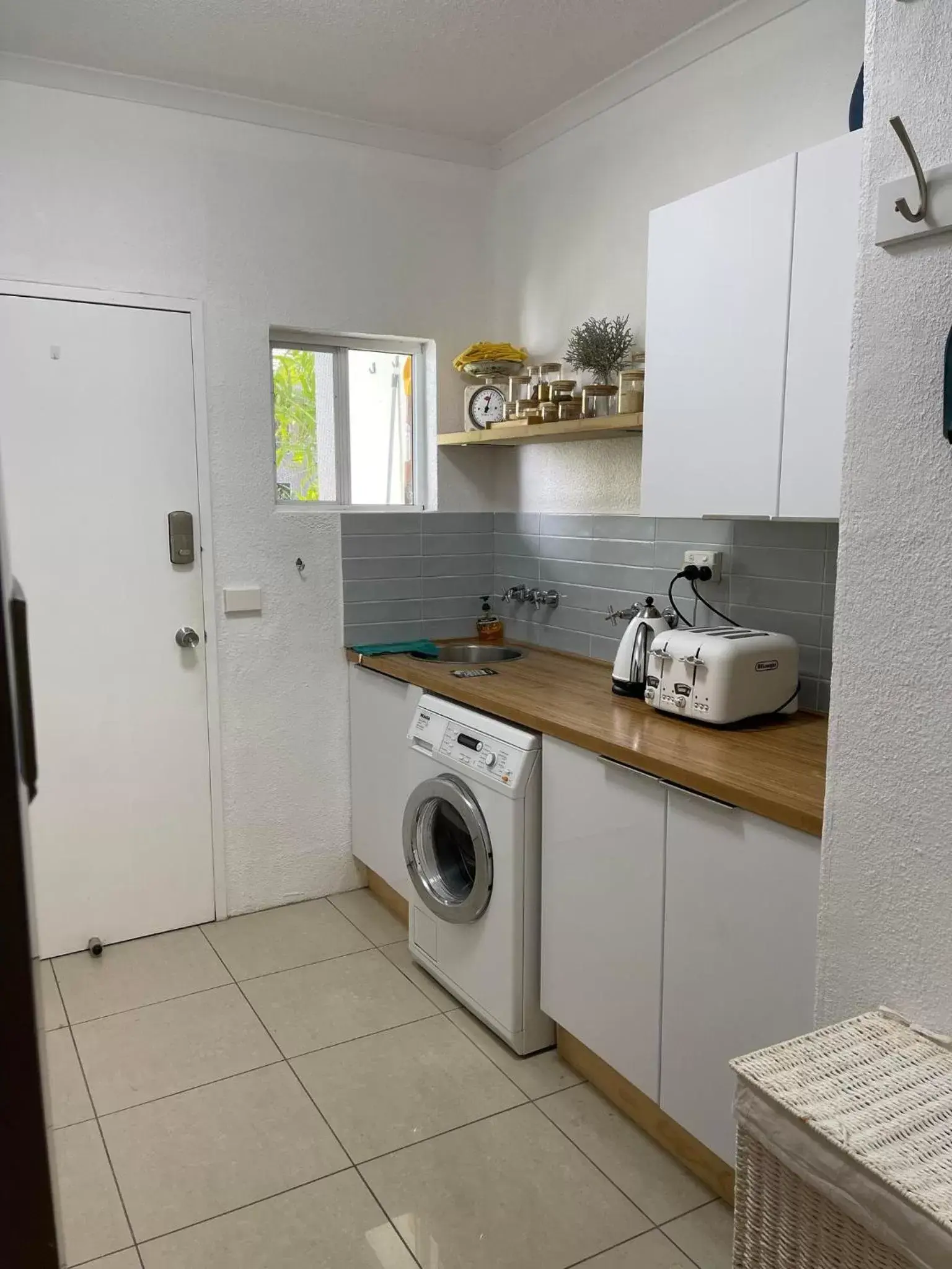 toaster, Kitchen/Kitchenette in Reef Resort Villas Port Douglas