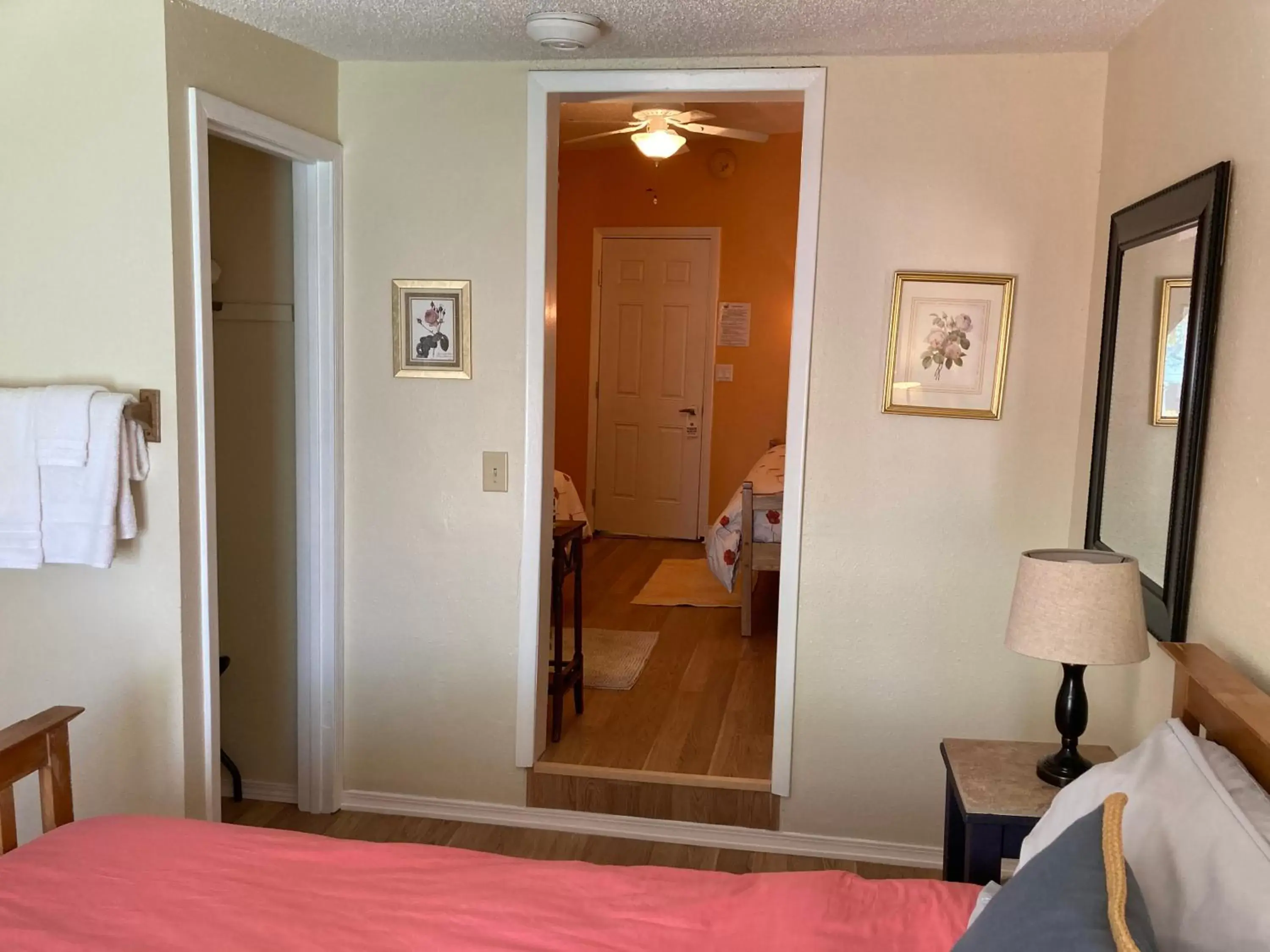 Bedroom, Bathroom in Mancos Inn