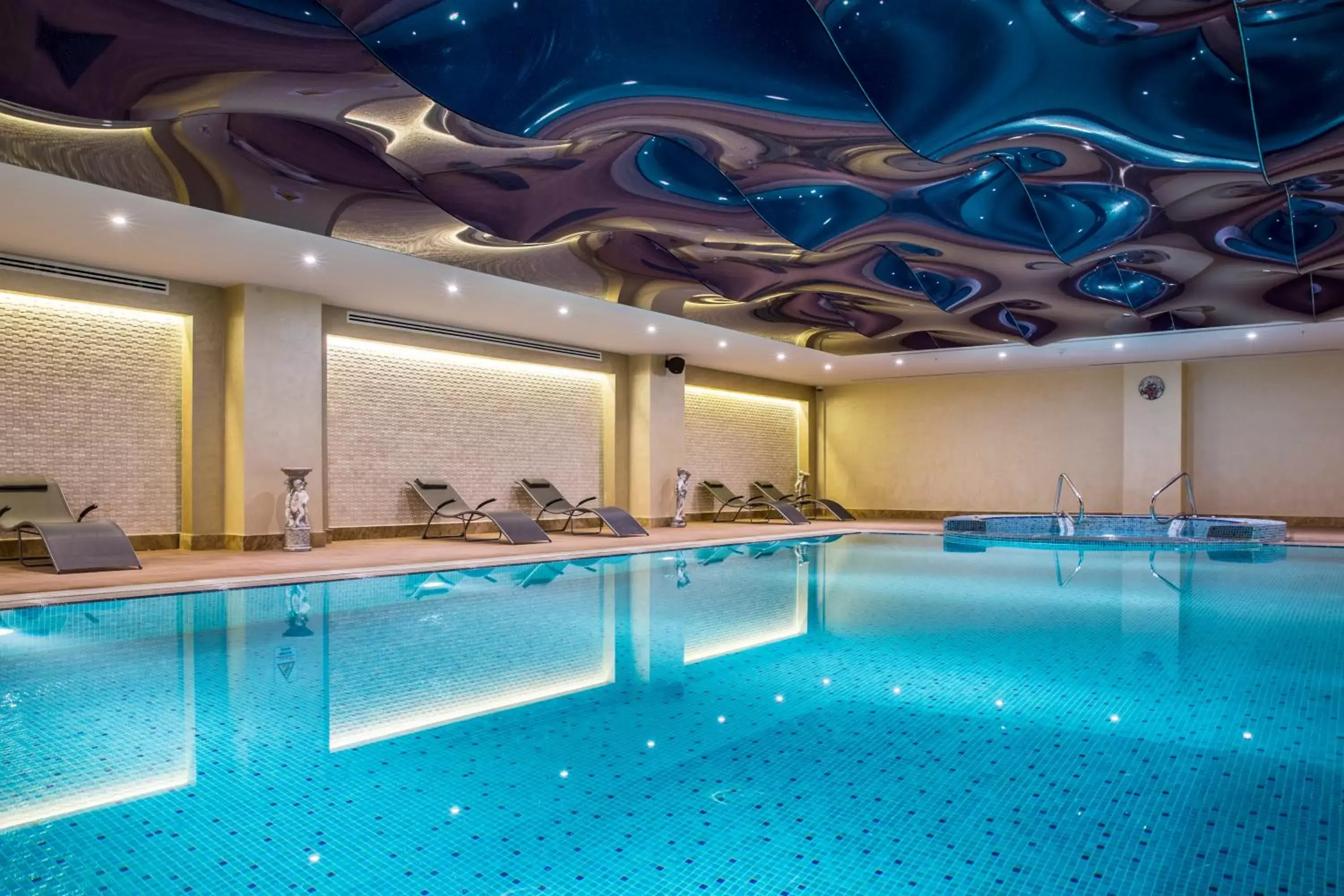 , Swimming Pool in Park Inn By Radisson Istanbul Ataturk Airport
