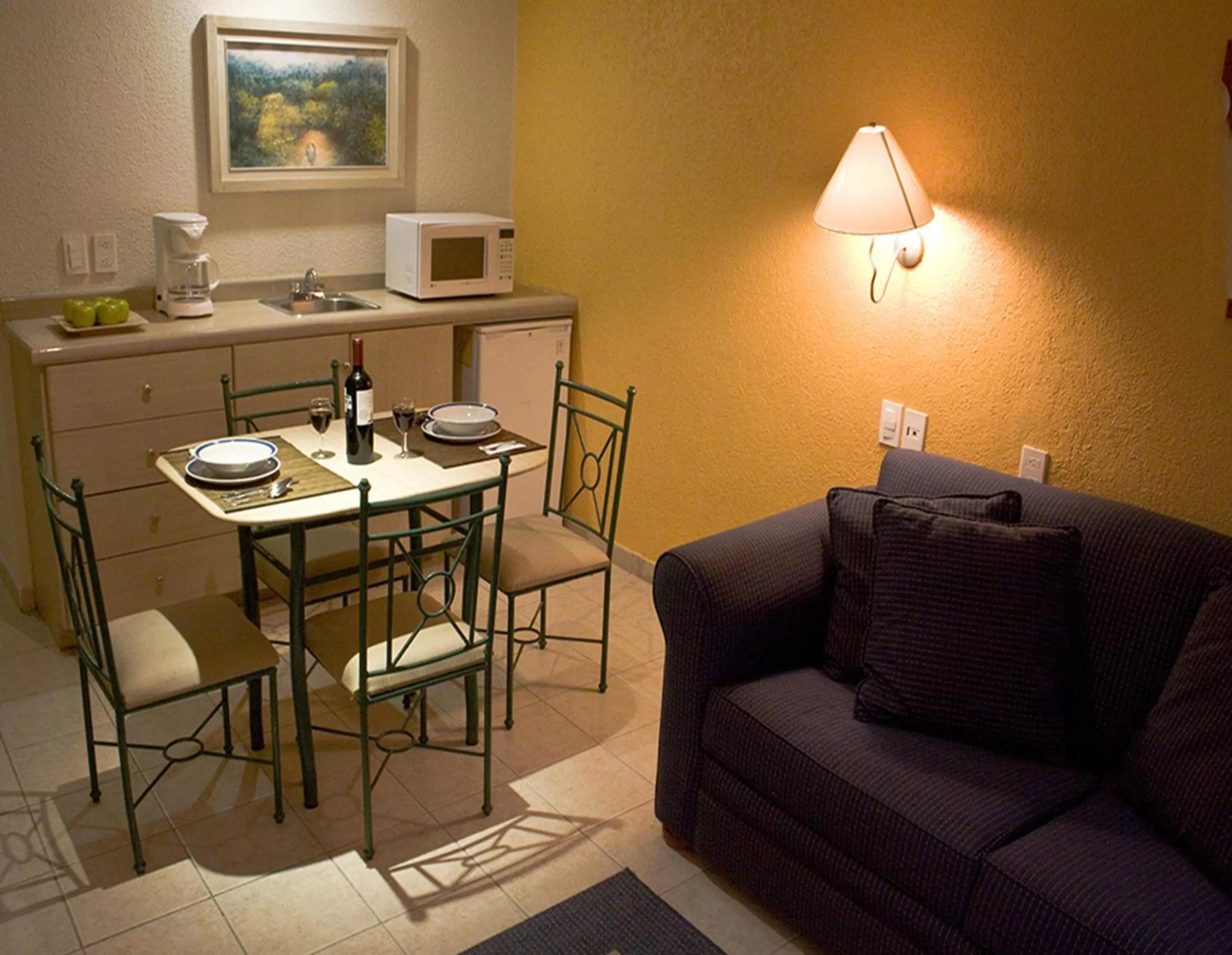 Living room in Plaza Inn Express