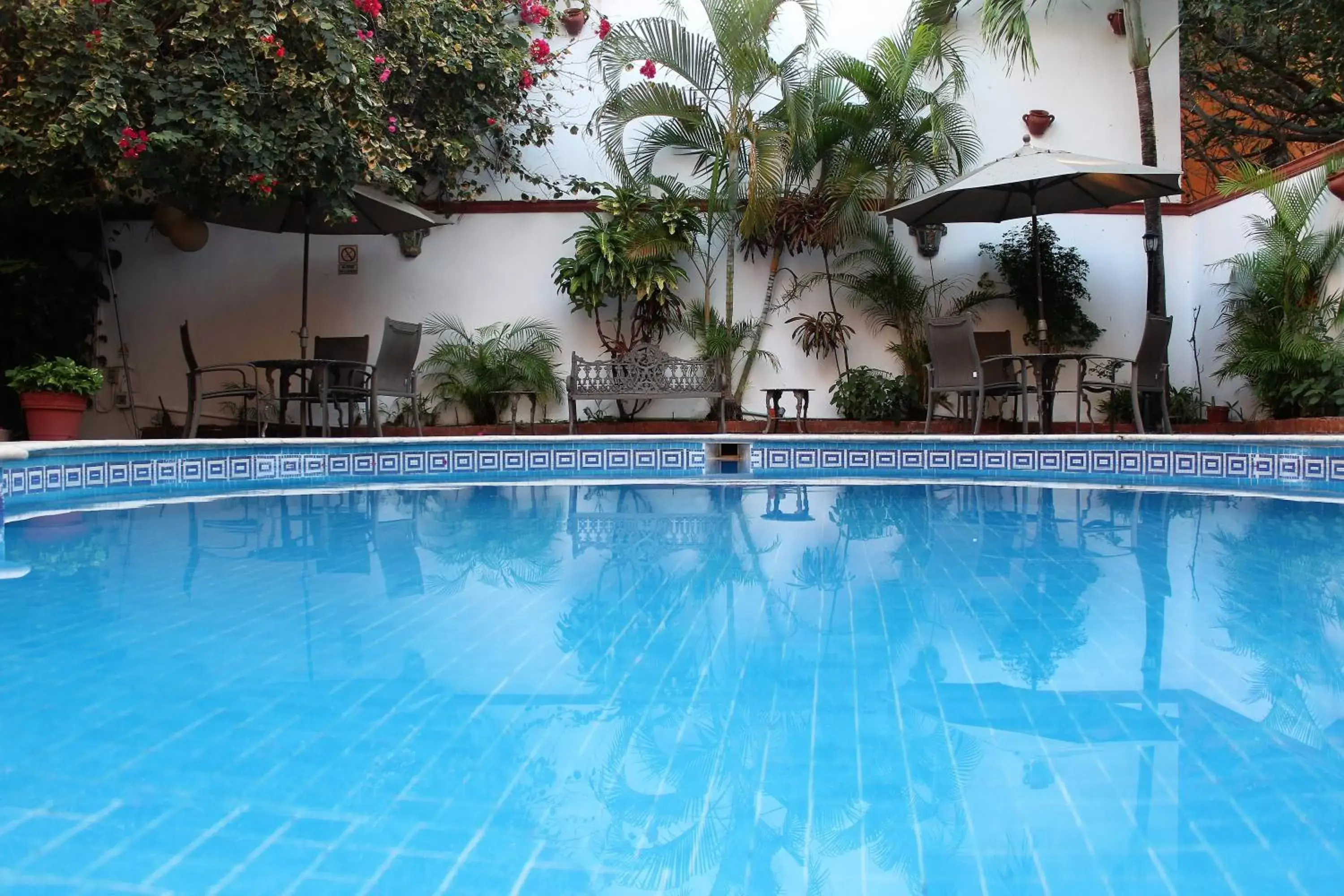 Swimming Pool in Suites Cancun Center