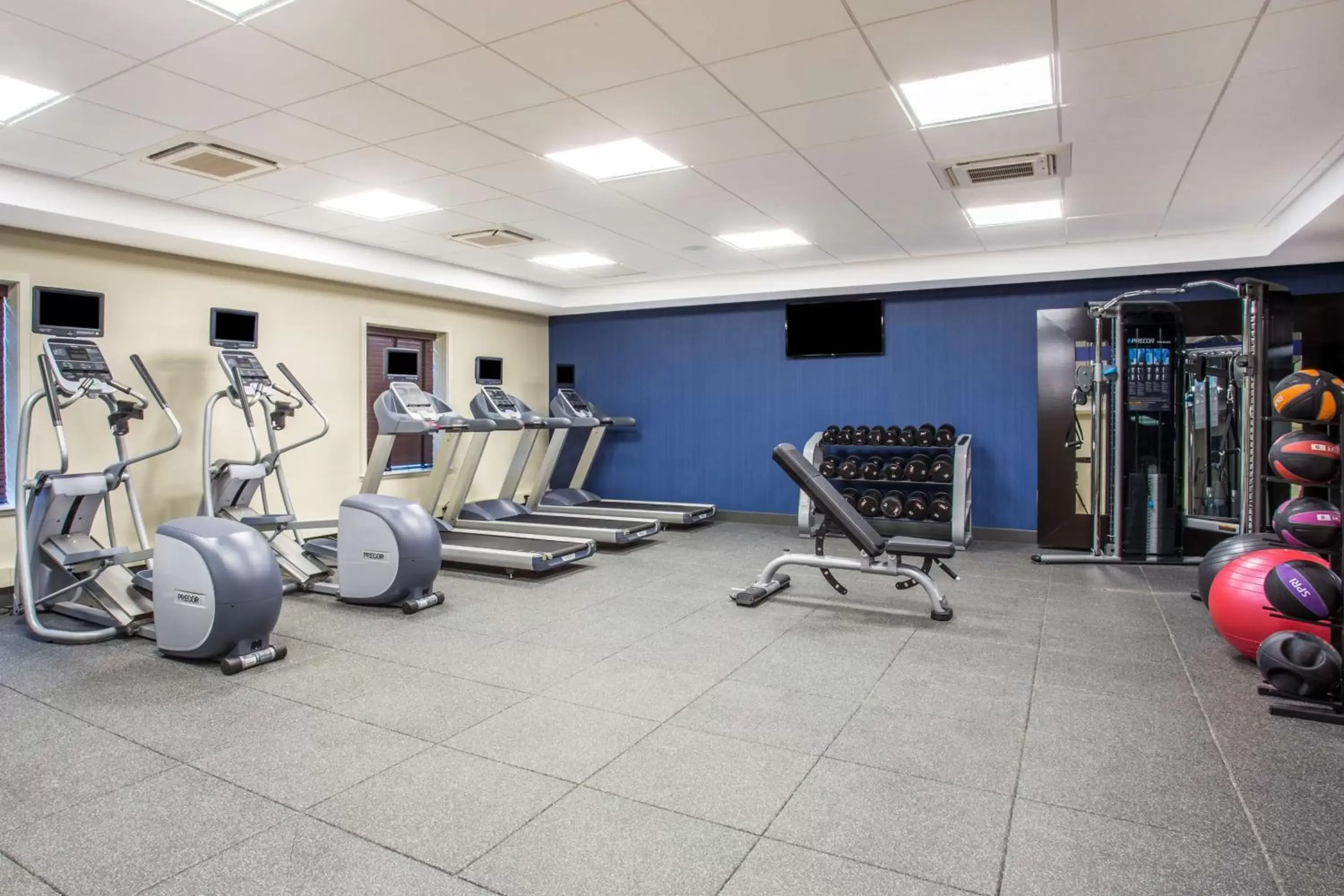 Fitness centre/facilities, Fitness Center/Facilities in Hampton Inn & Suites Yonkers - Westchester