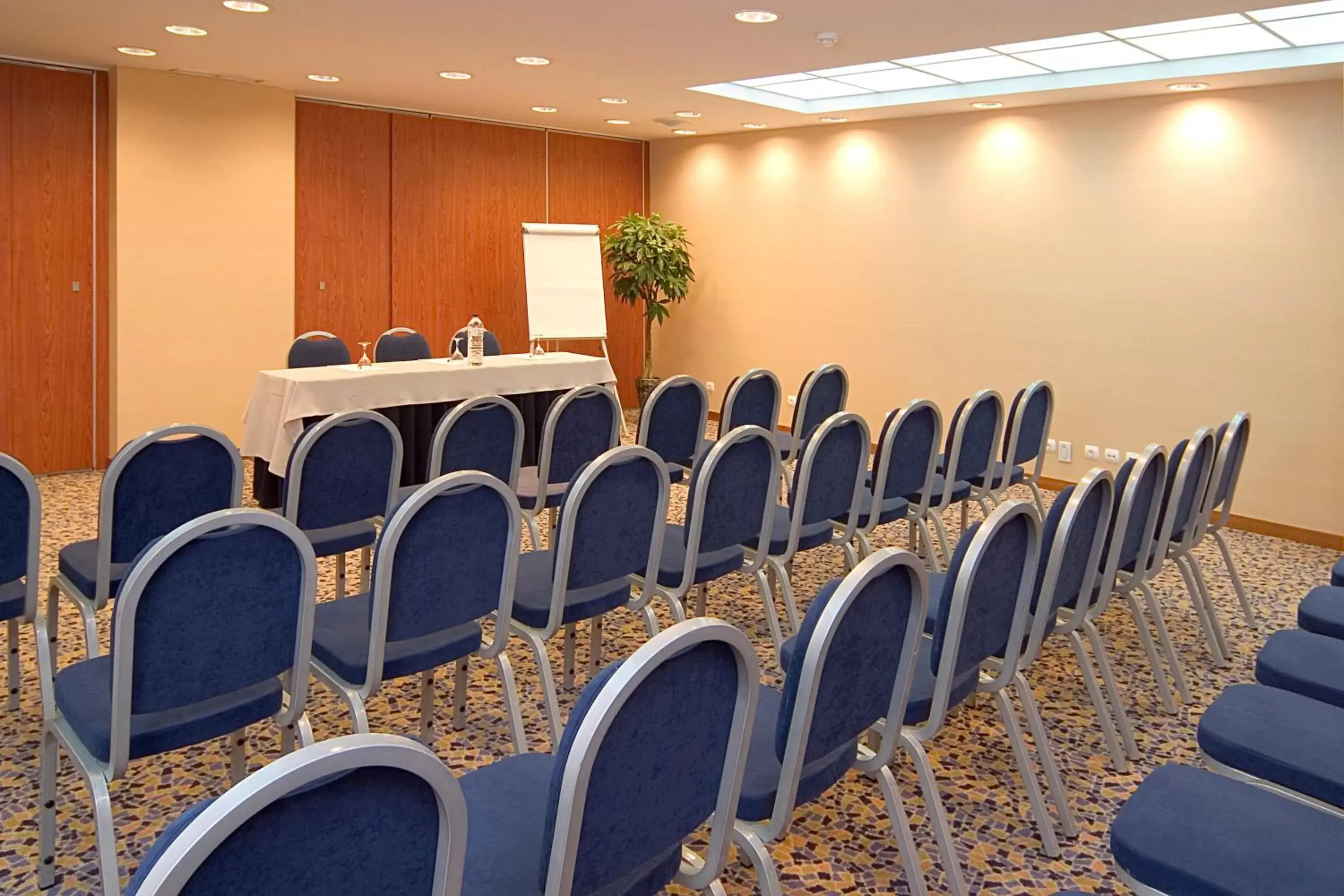 Meeting/conference room in Hotel Travel Park Lisboa