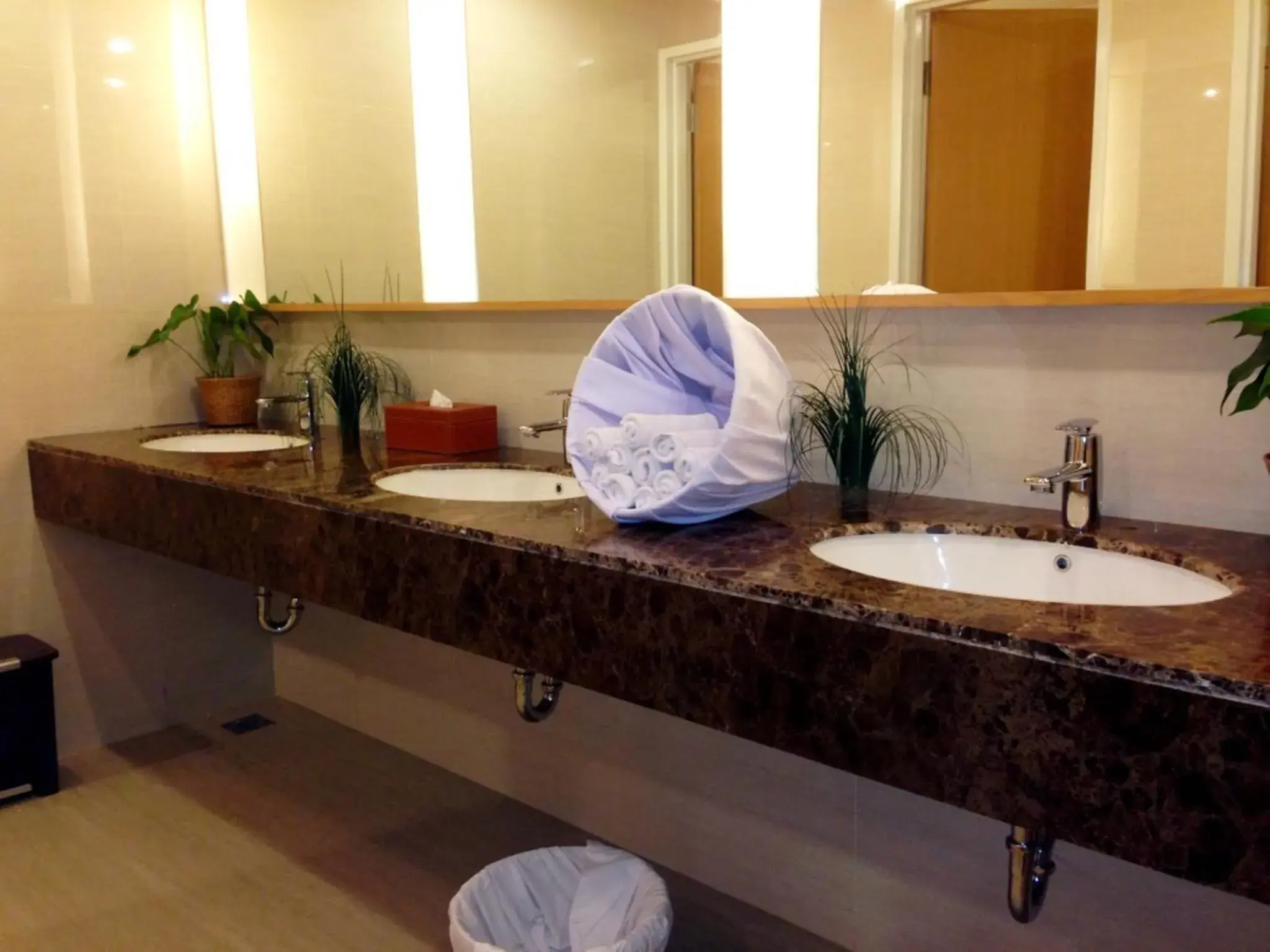 Shower, Bathroom in All Sedayu Hotel Kelapa Gading